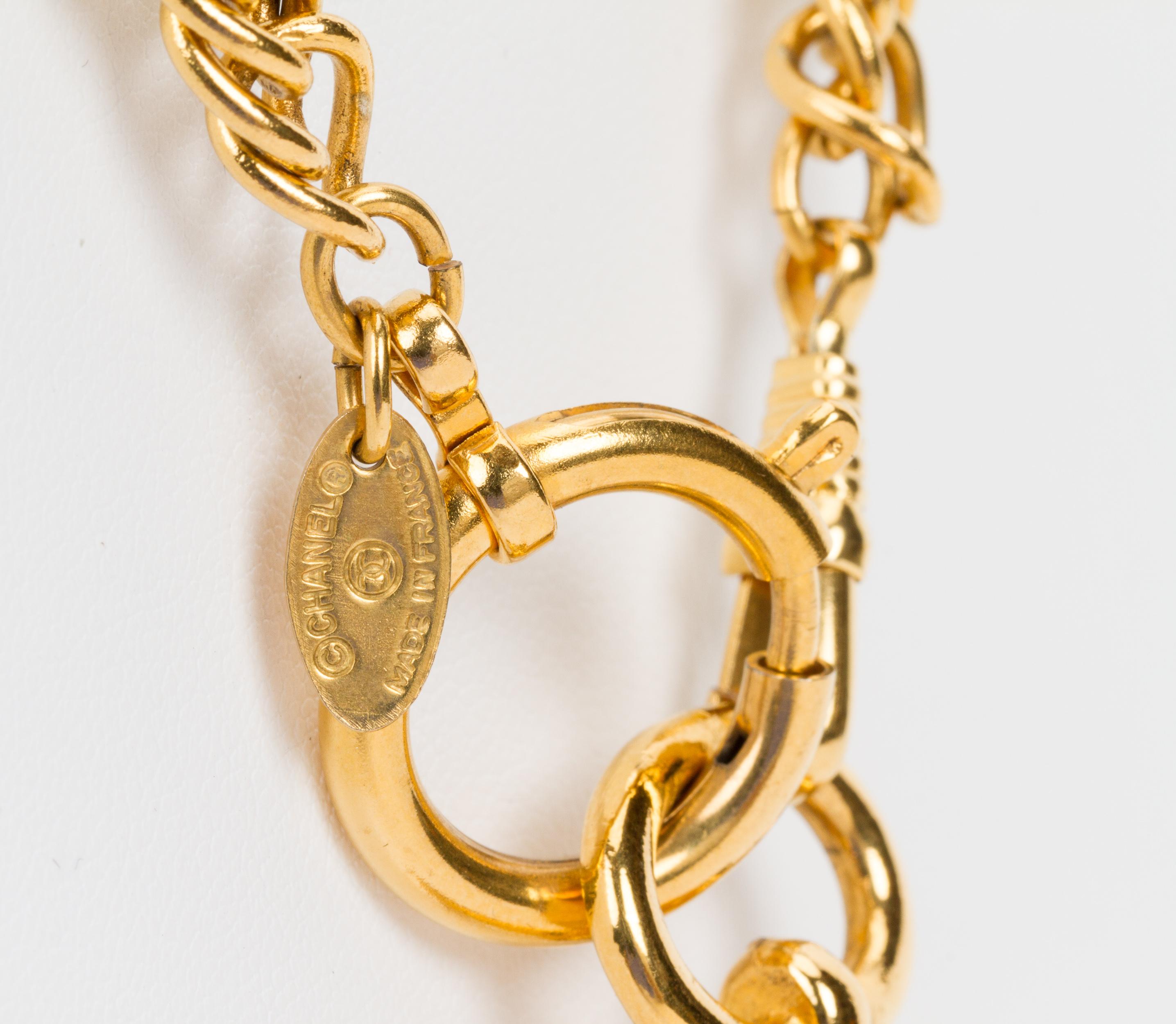 1980er Chanel Gesteppte Vergrößerungs-Halskette Damen im Angebot