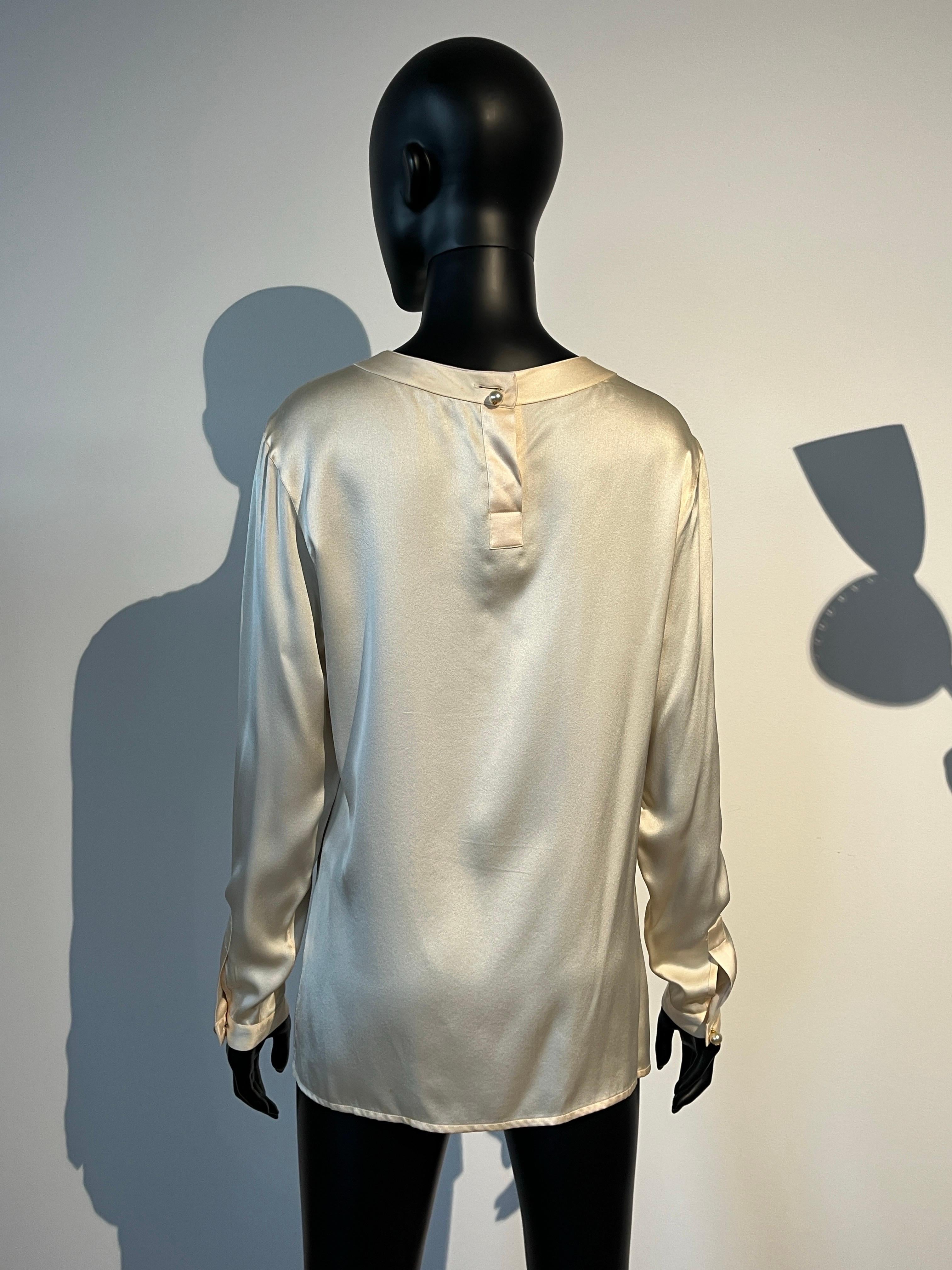 Grigio Camicetta in seta Chanel anni '80 in vendita