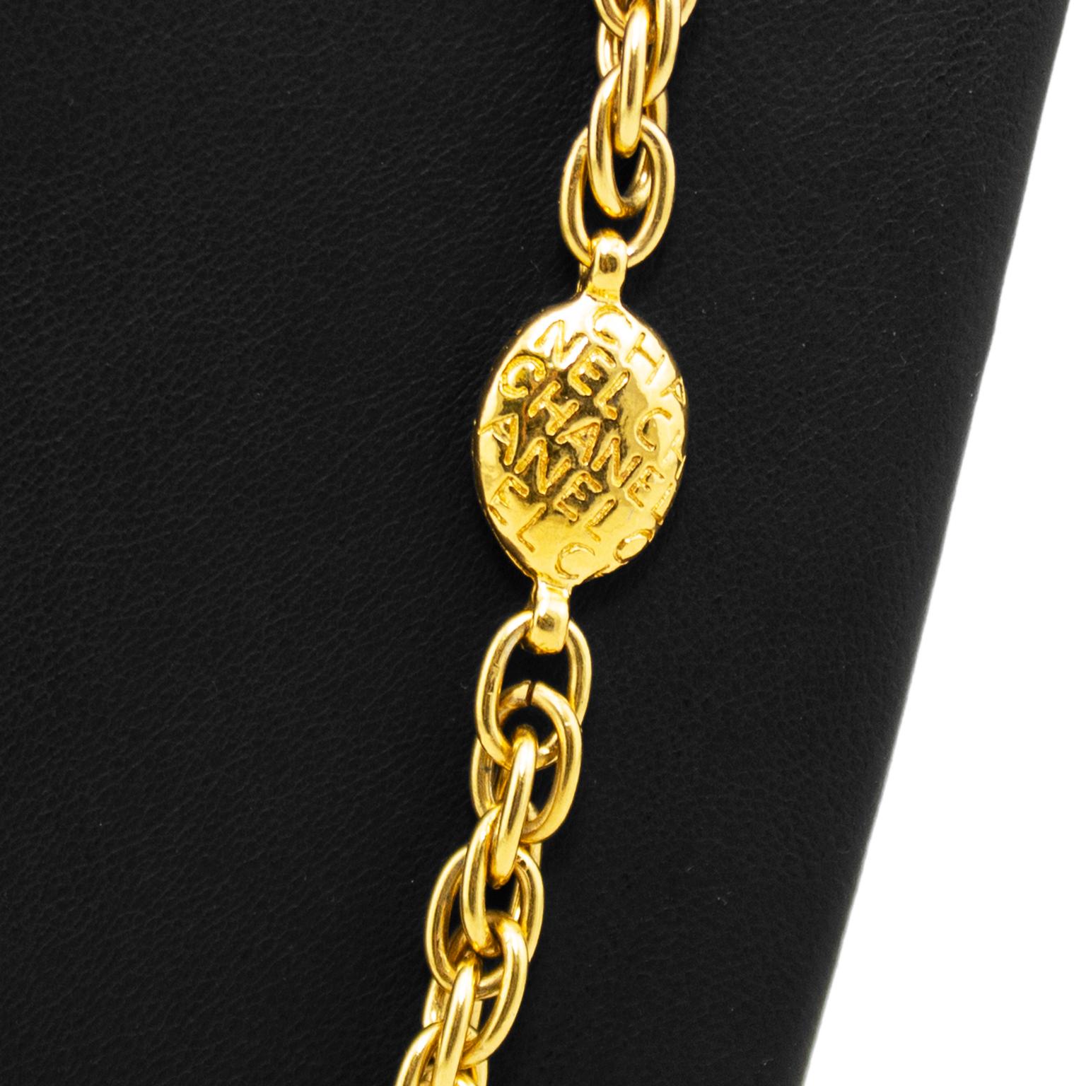 Women's 1980s Chanel Single Chain Necklace with Oval Engraved Links  For Sale