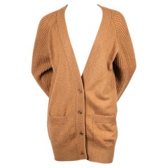 1980er CHANEL Hellbraune Kamelhaar-Strickjacke mit vergoldeten Knöpfen