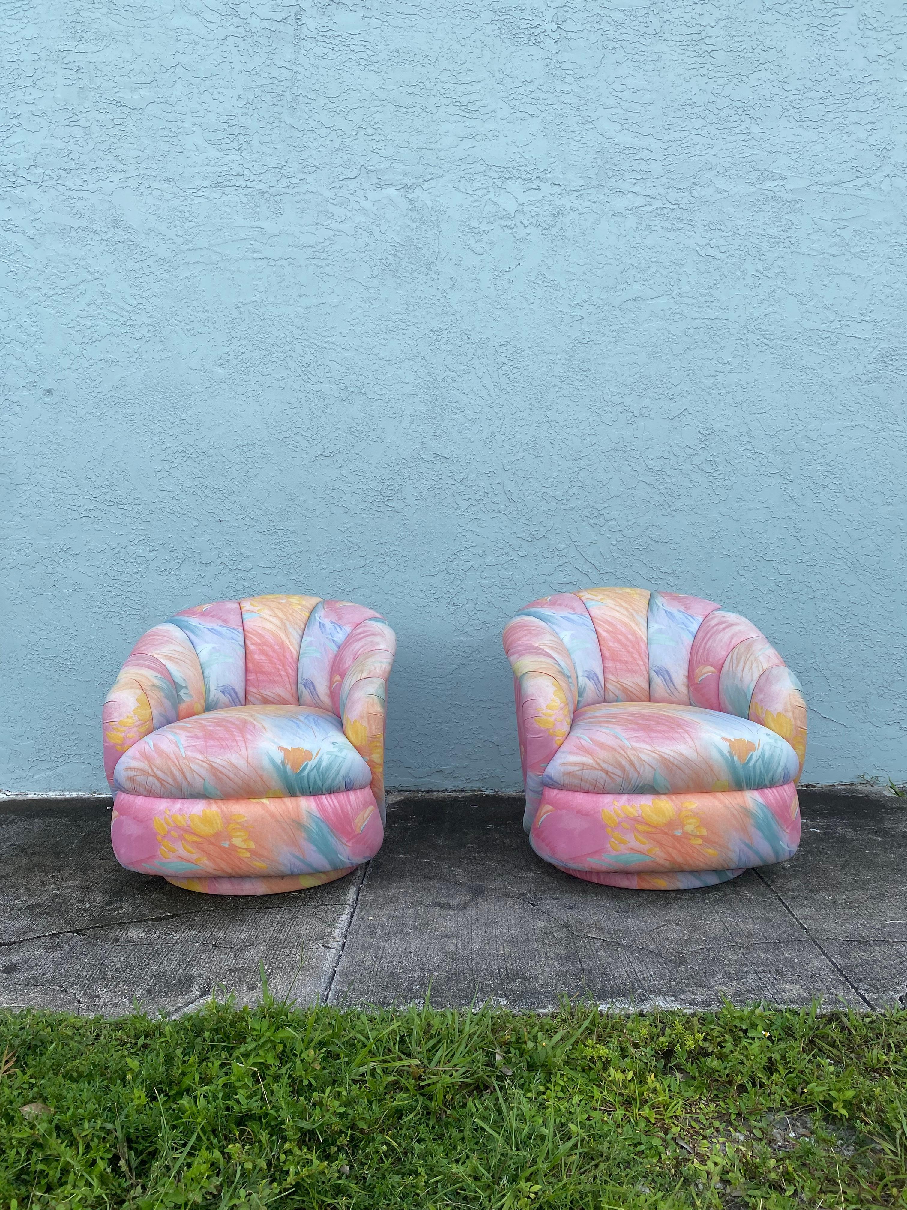 On offer on this occasion is one of the most stunning, satin like Floral swivel chairs you could hope to find. Outstanding design is exhibited throughout. Tight firm cushioning and an exceptionally deep seat lend inviting comfort to the elegant and