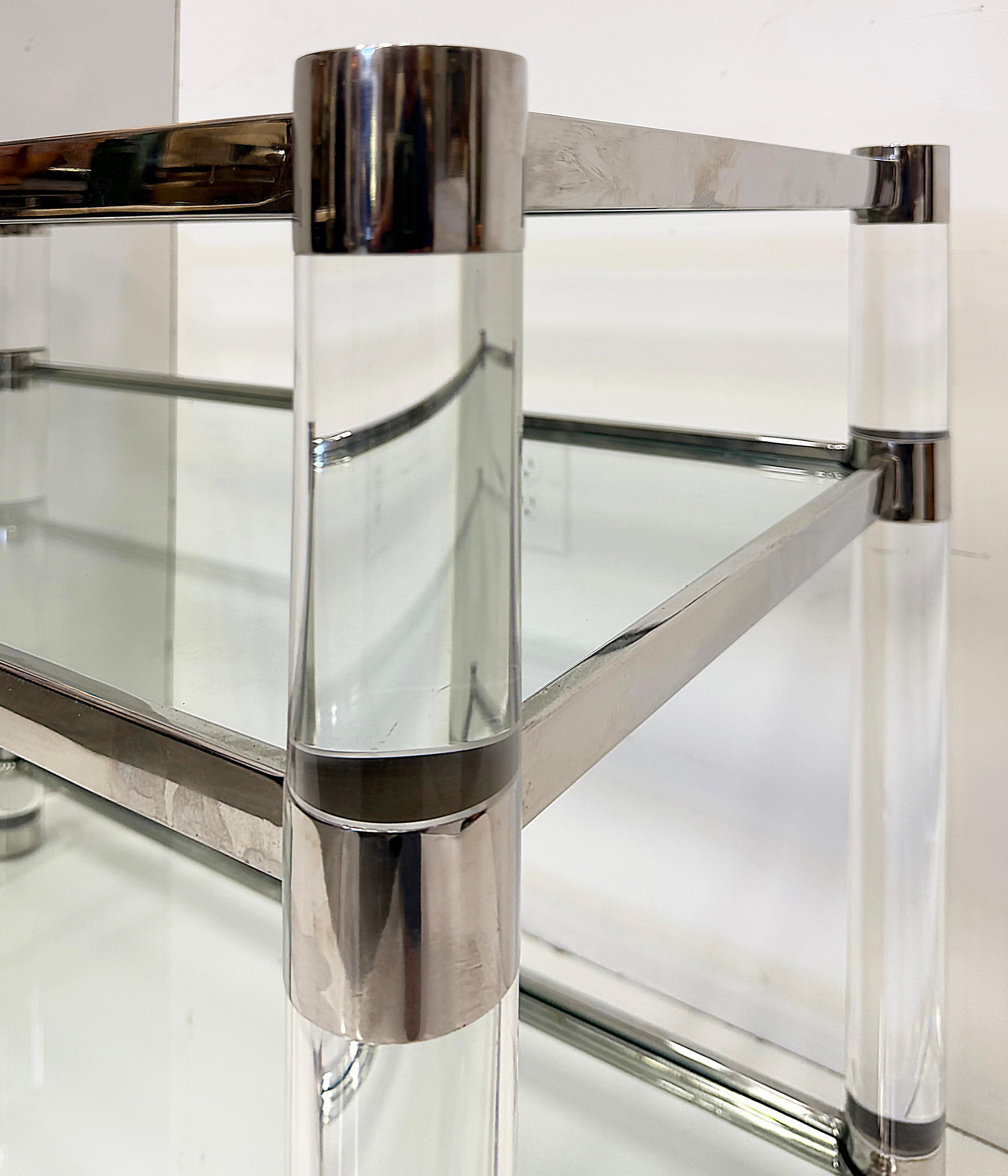 XX secolo Tavolo server da bar a secco degli anni '80 in stile Charles Hollis Jones in lucite e cromo in vendita