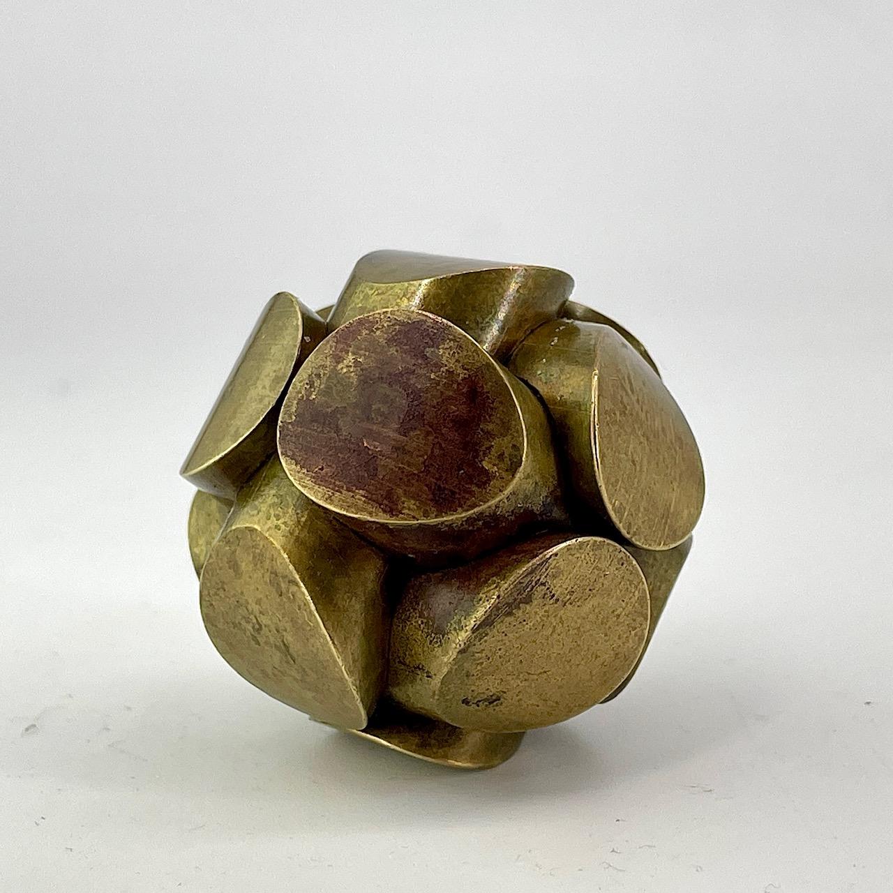Américain Charles O. Perry Brass, sculpture puzzle mathématique, souvenir de musée, années 1980 en vente