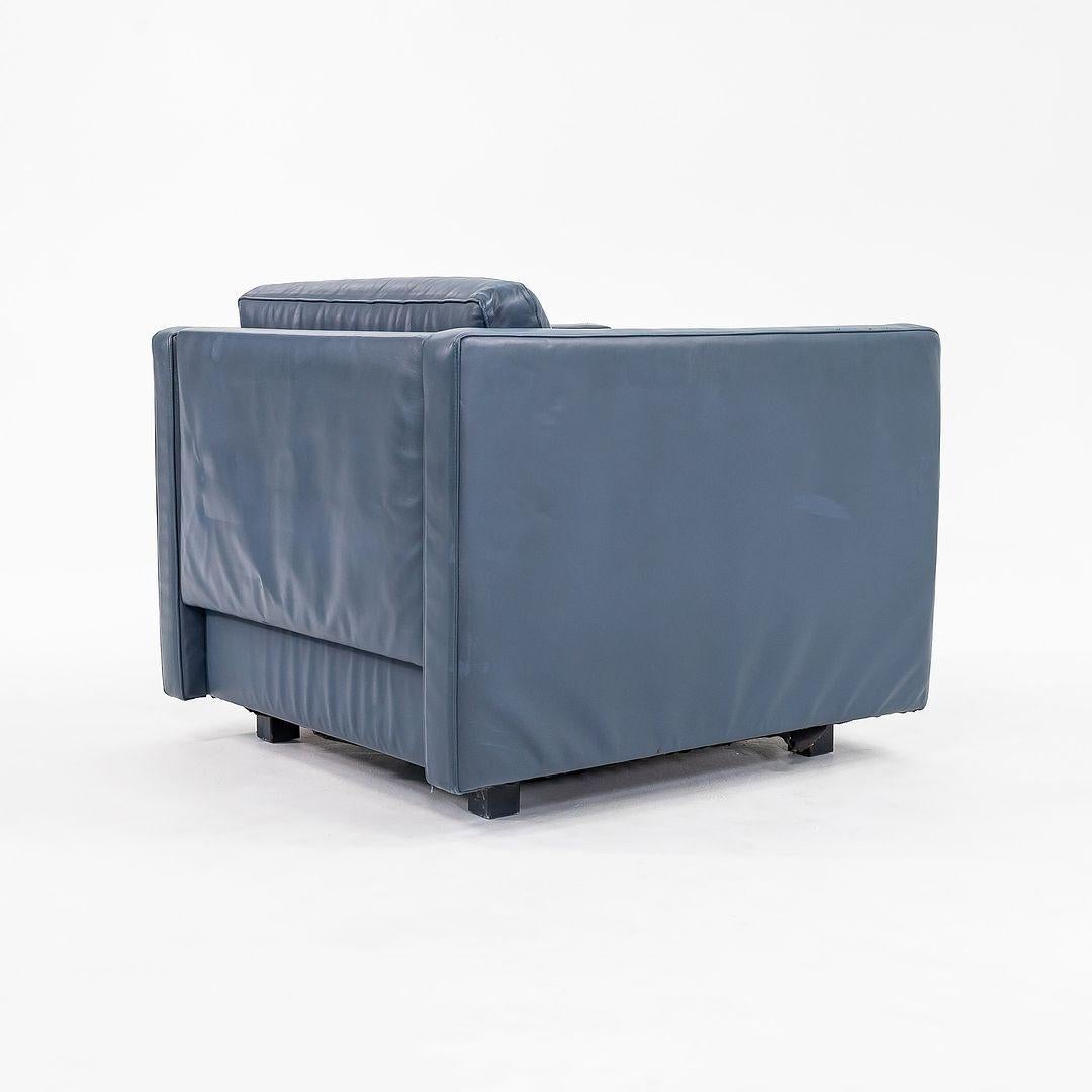 1980s Charles Pfister for Knoll Club Chair in Navy Blue Leather, Model 1051C In Good Condition For Sale In Philadelphia, PA