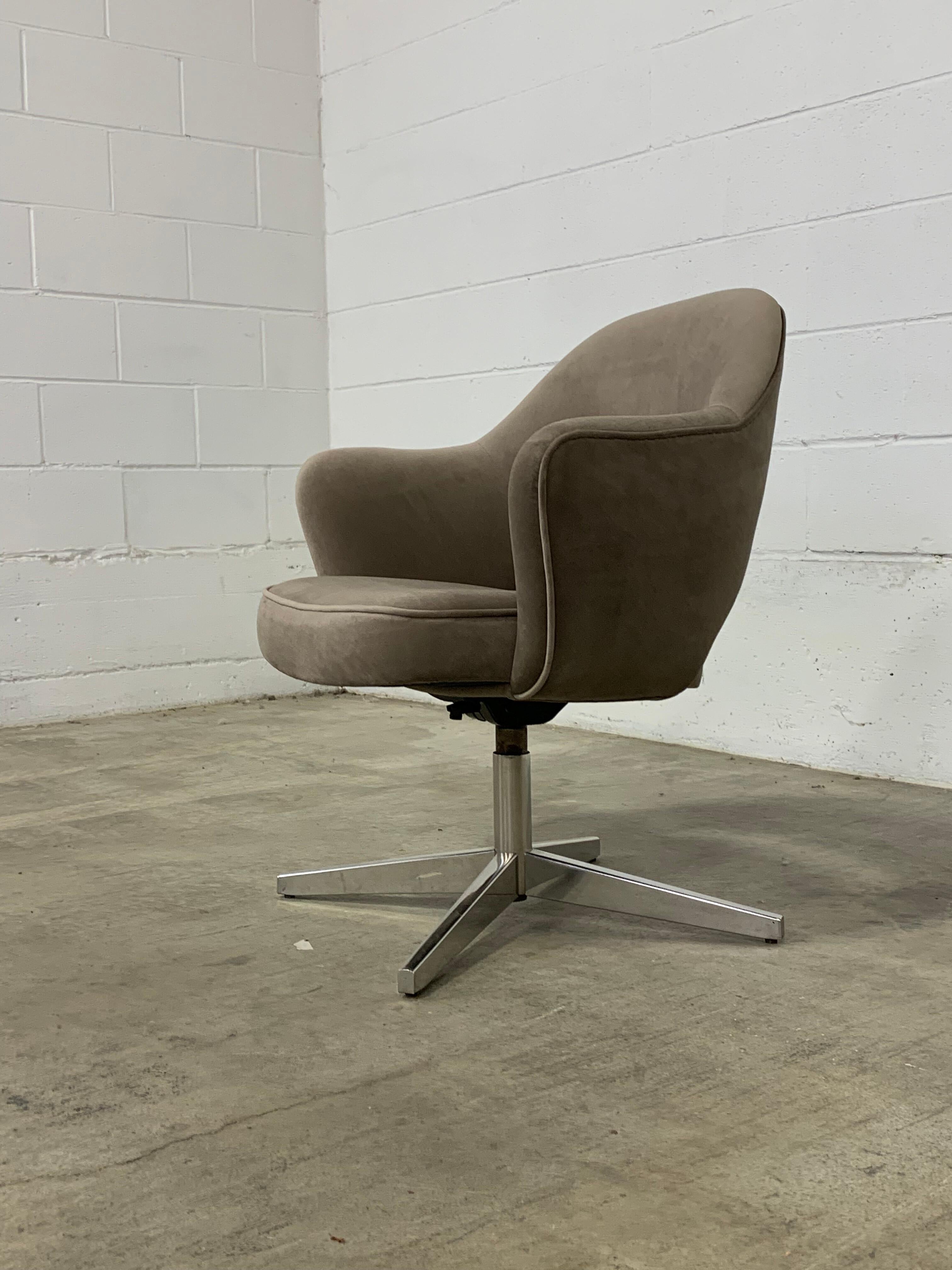 1980s Charles Pollock for Knoll Executive Chair In Excellent Condition For Sale In Victoria, BC