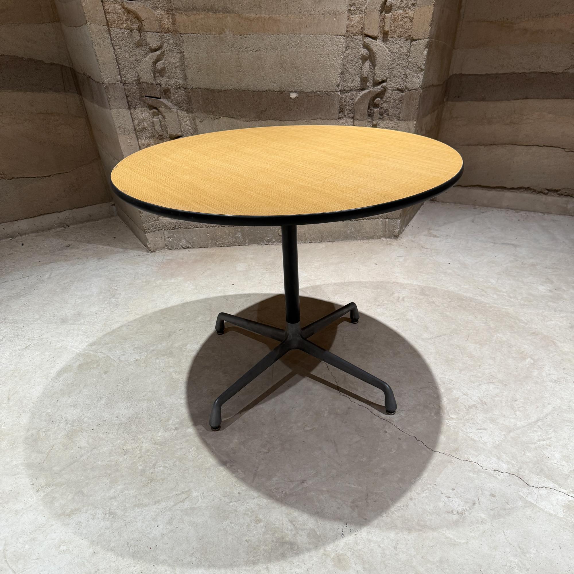Table Charles & Ray Eames des années 1980 par Herman Miller Aluminum Group en vente 3