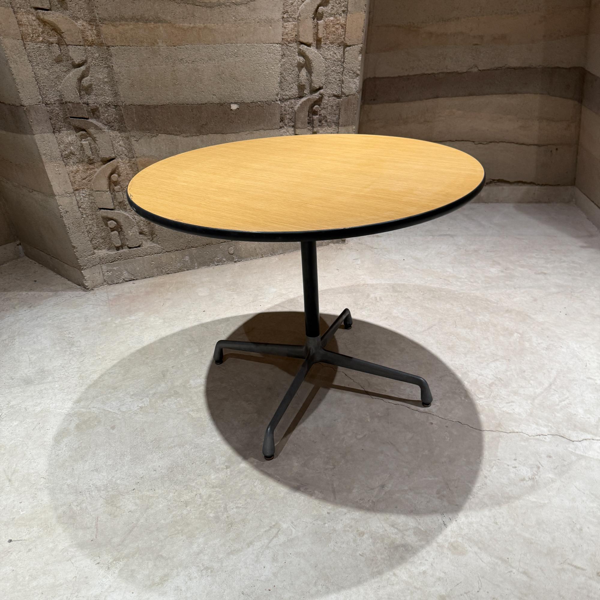 Table Charles & Ray Eames des années 1980 par Herman Miller Aluminum Group en vente 4