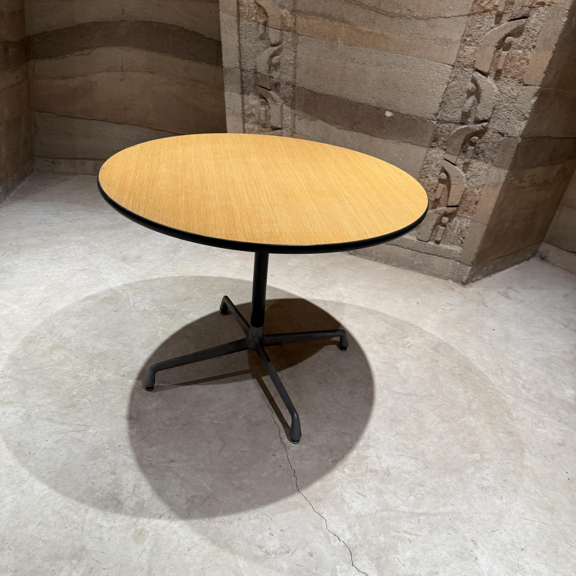 Table Charles & Ray Eames des années 1980 par Herman Miller Aluminum Group en vente 5
