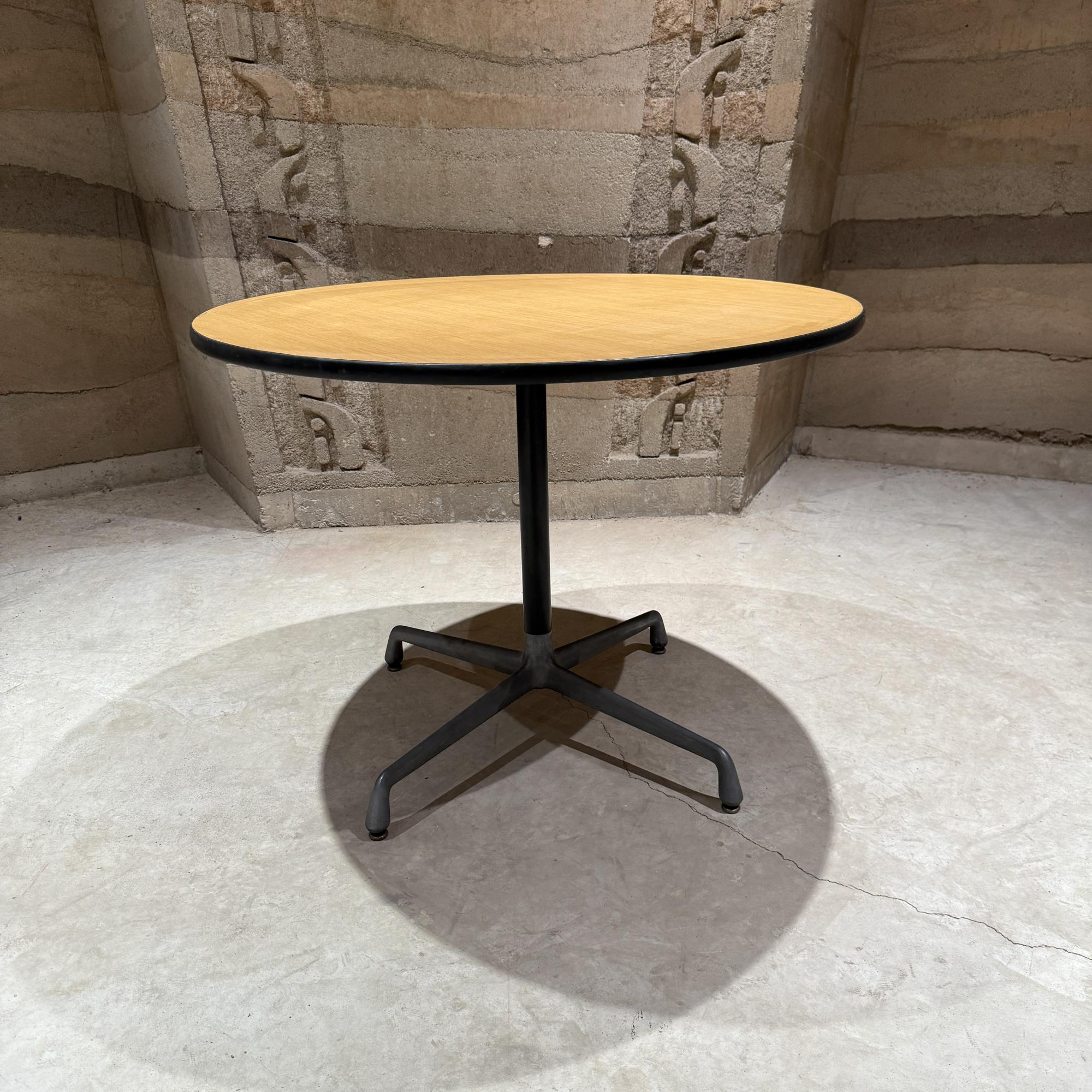 Table Charles & Ray Eames des années 1980 par Herman Miller Aluminum Group en vente 2