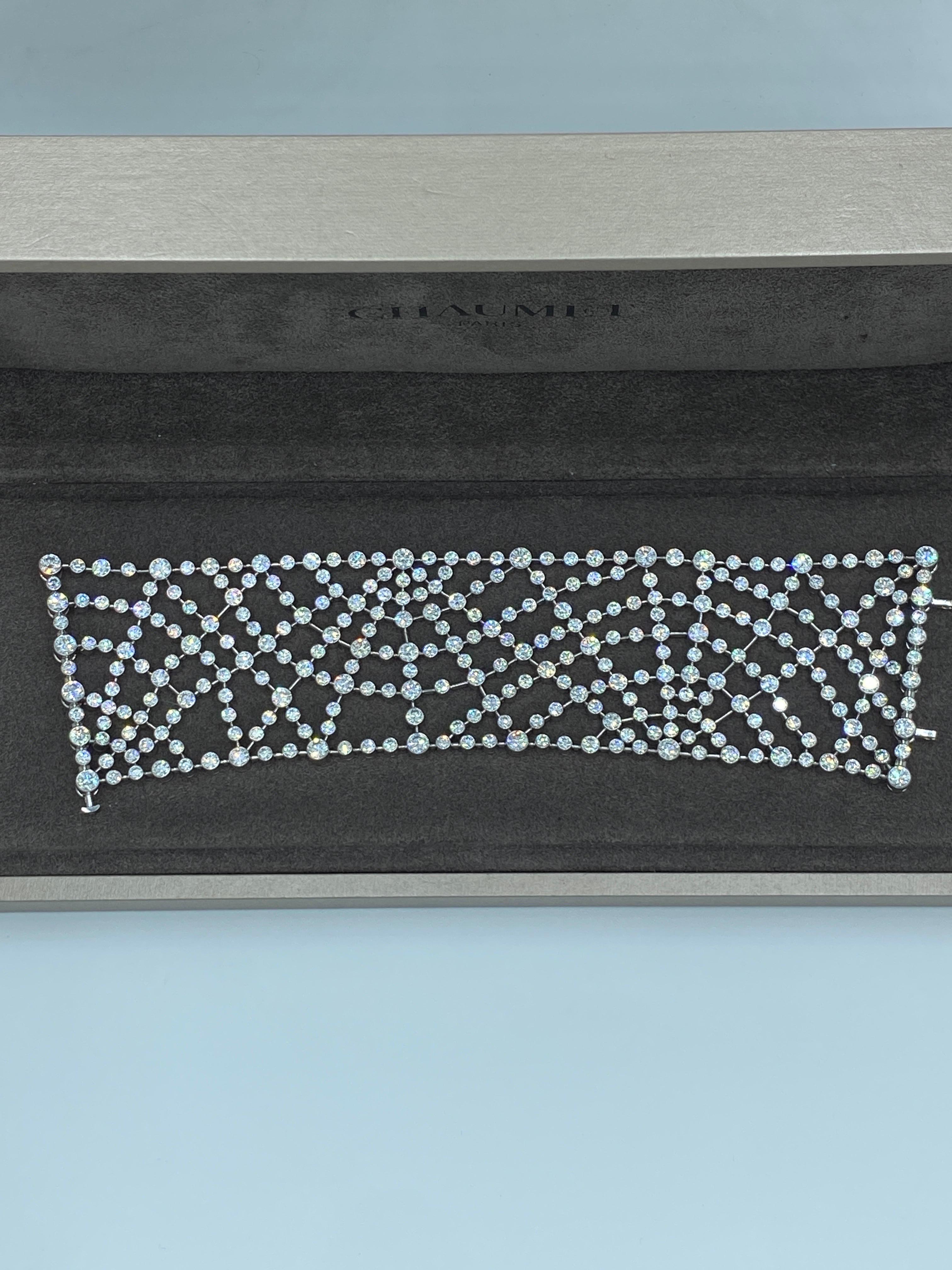 Moderne Chaumet, bracelet cobweb en or 18 carats et diamants des années 1980 dans son coffret d'origine en vente