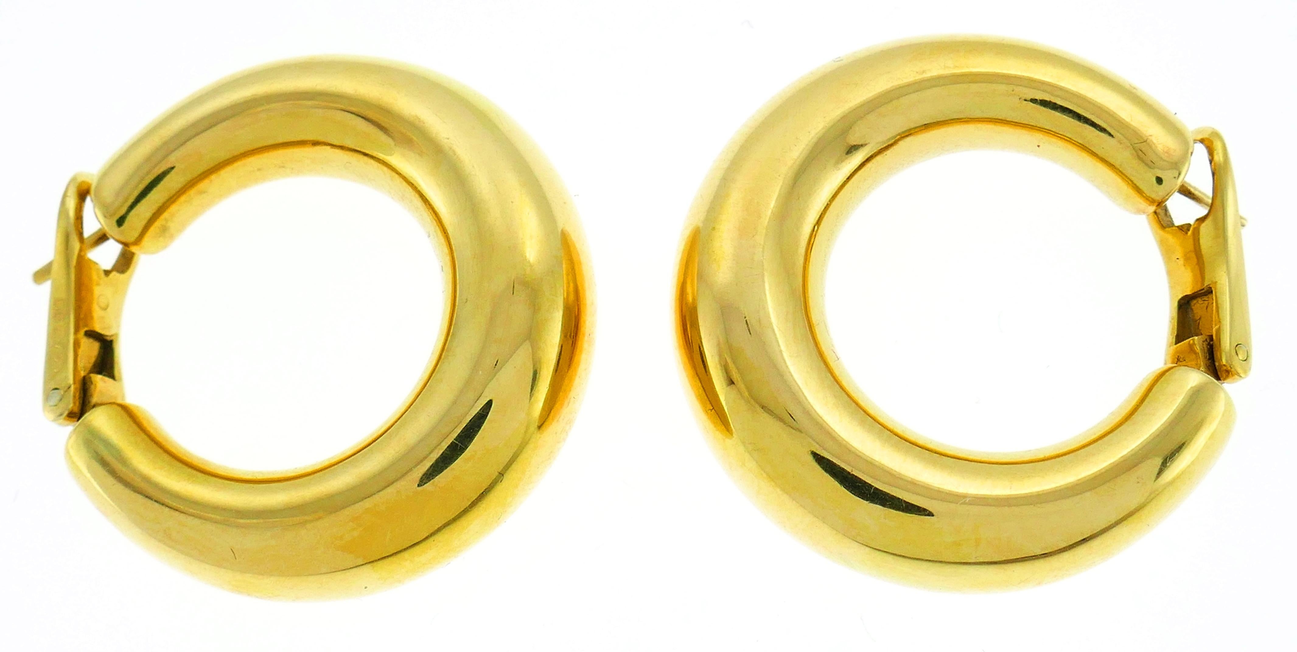 Women's 1980s Chaumet Paris Yellow Gold Hoop Earrings