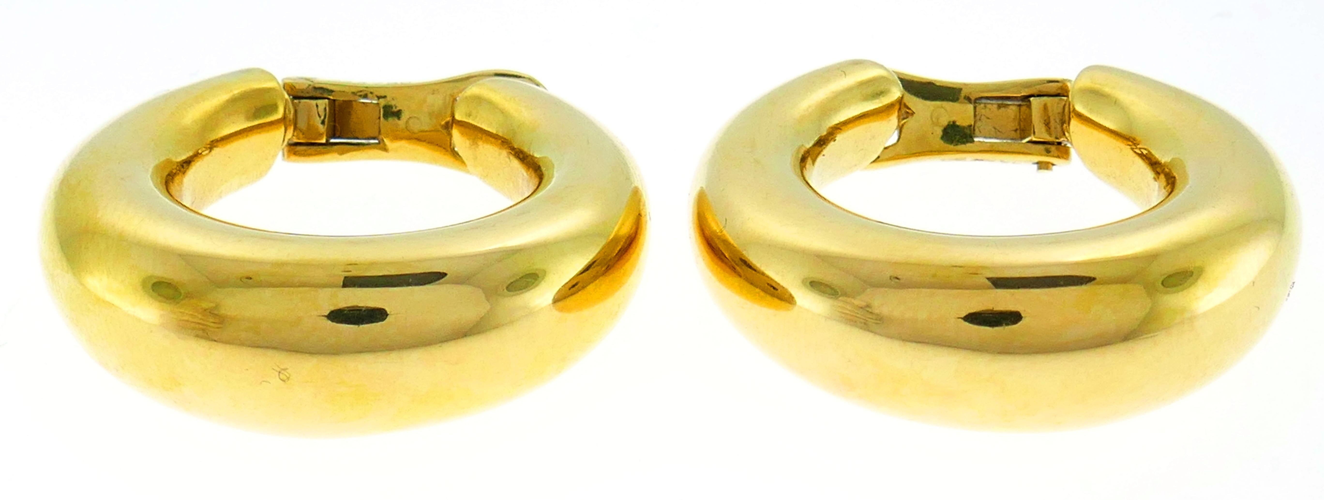 1980s Chaumet Paris Yellow Gold Hoop Earrings 1