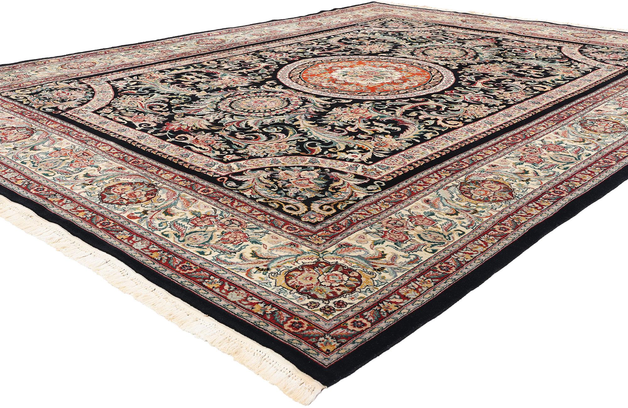 1980's Chinese French Savonnerie Wool and Silk Carpet with Traditional Style In Good Condition For Sale In Dallas, TX