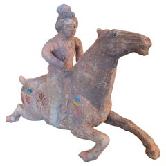Cavallo cinese di terracotta degli anni '80 con resti di policromia