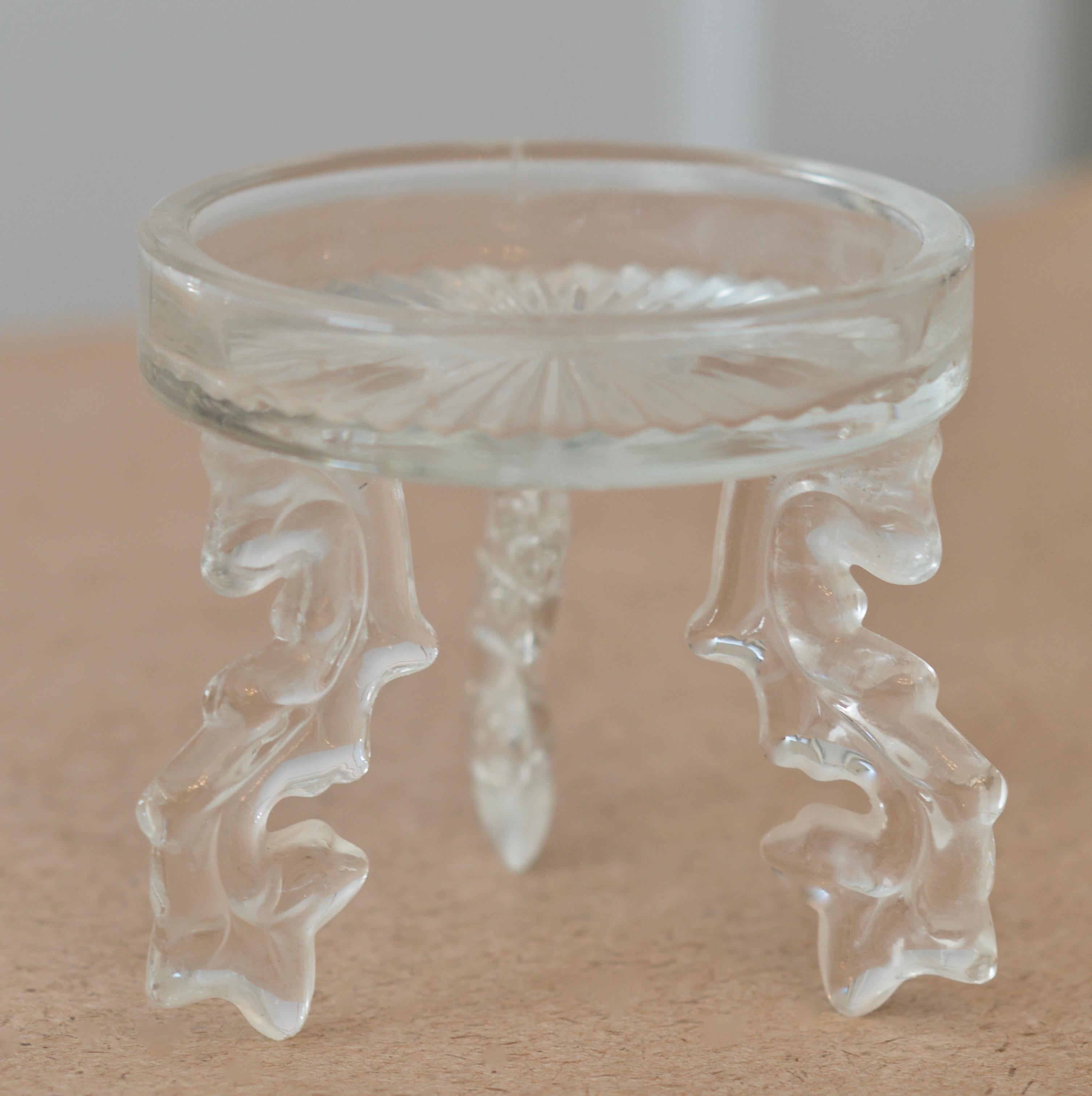 American 1980s Chinoiserie Pedestal Glass Pillar Asian Candle Holders - a Pair For Sale
