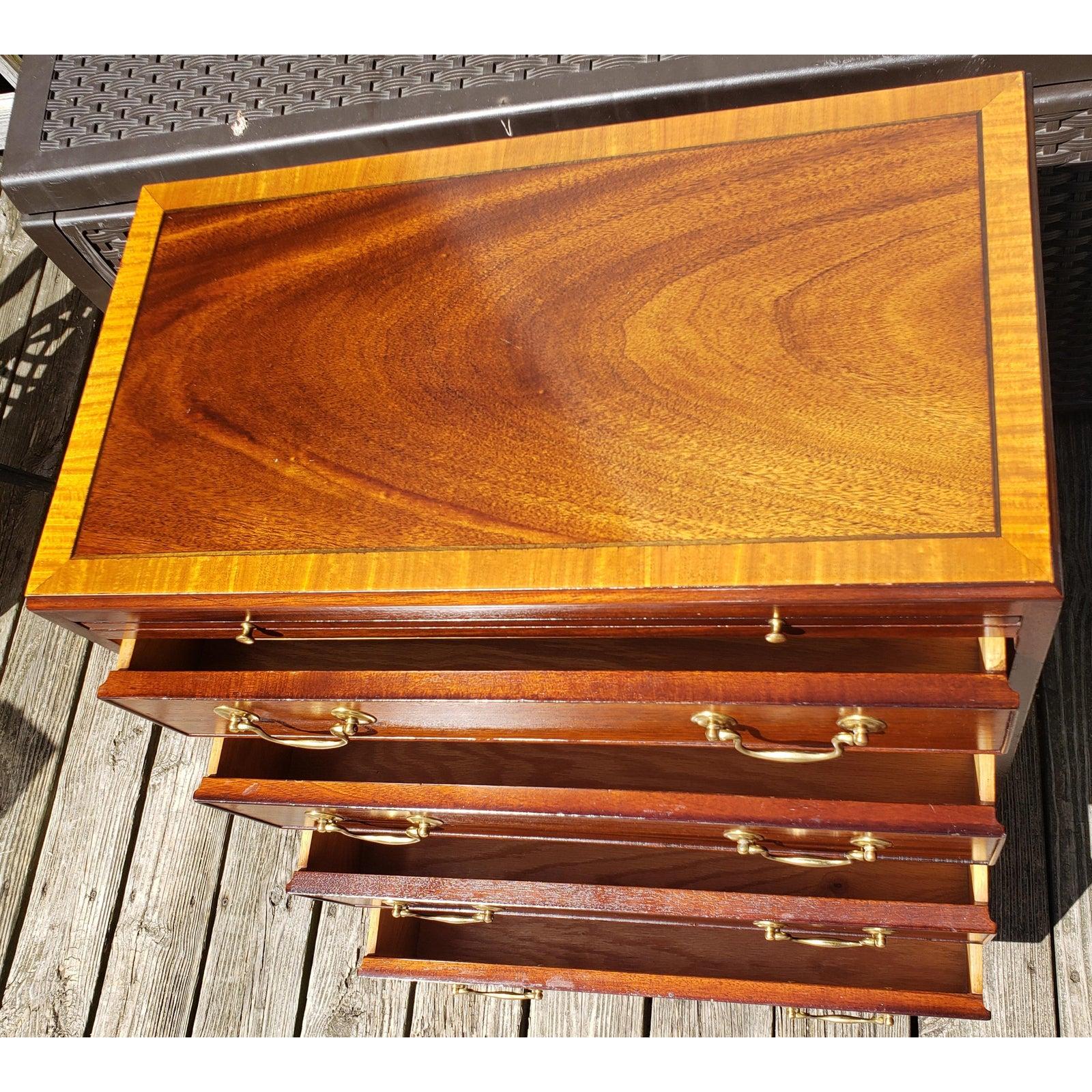 1980s Chippendale Solid Mahogany Bachelor Chest With Pull Out Tray 1