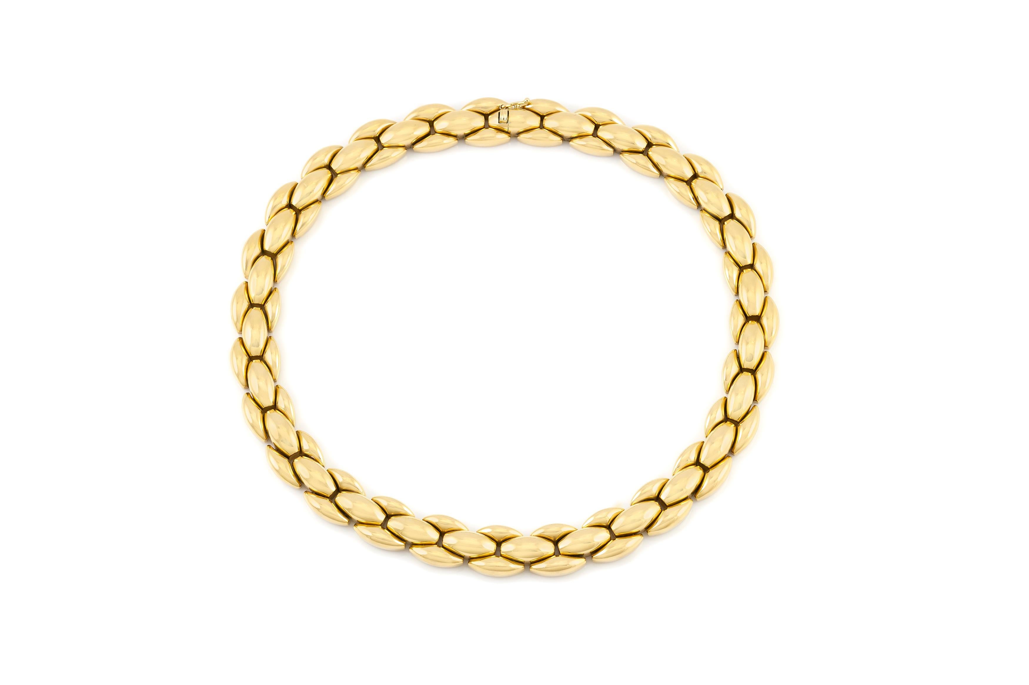 The necklace is finely crafted in 18k yellow gold and weighing approximately total of 134.2 gram.
