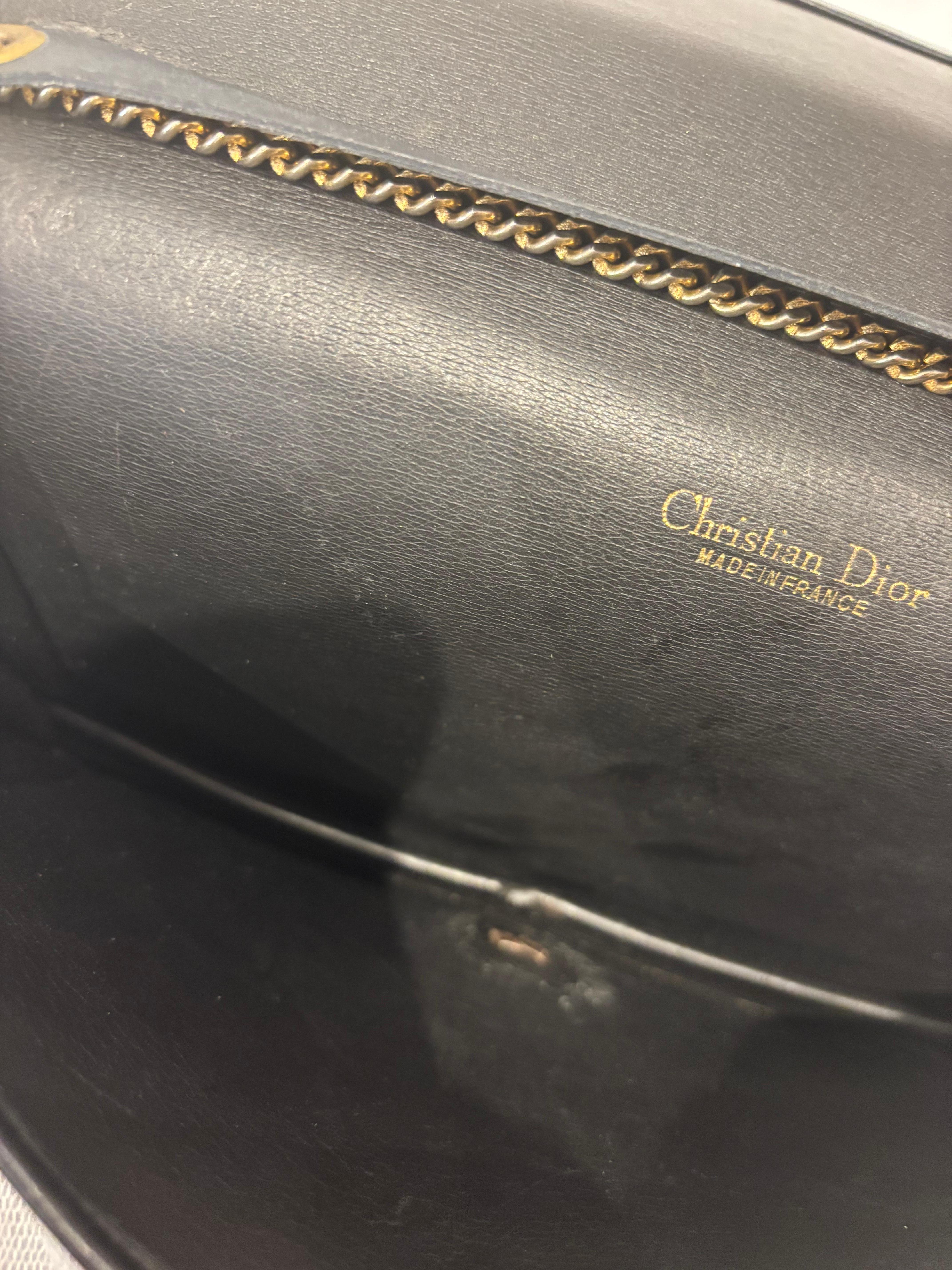 Borsa a spalla in pelle nera Christian Dior degli anni '80 in vendita 10