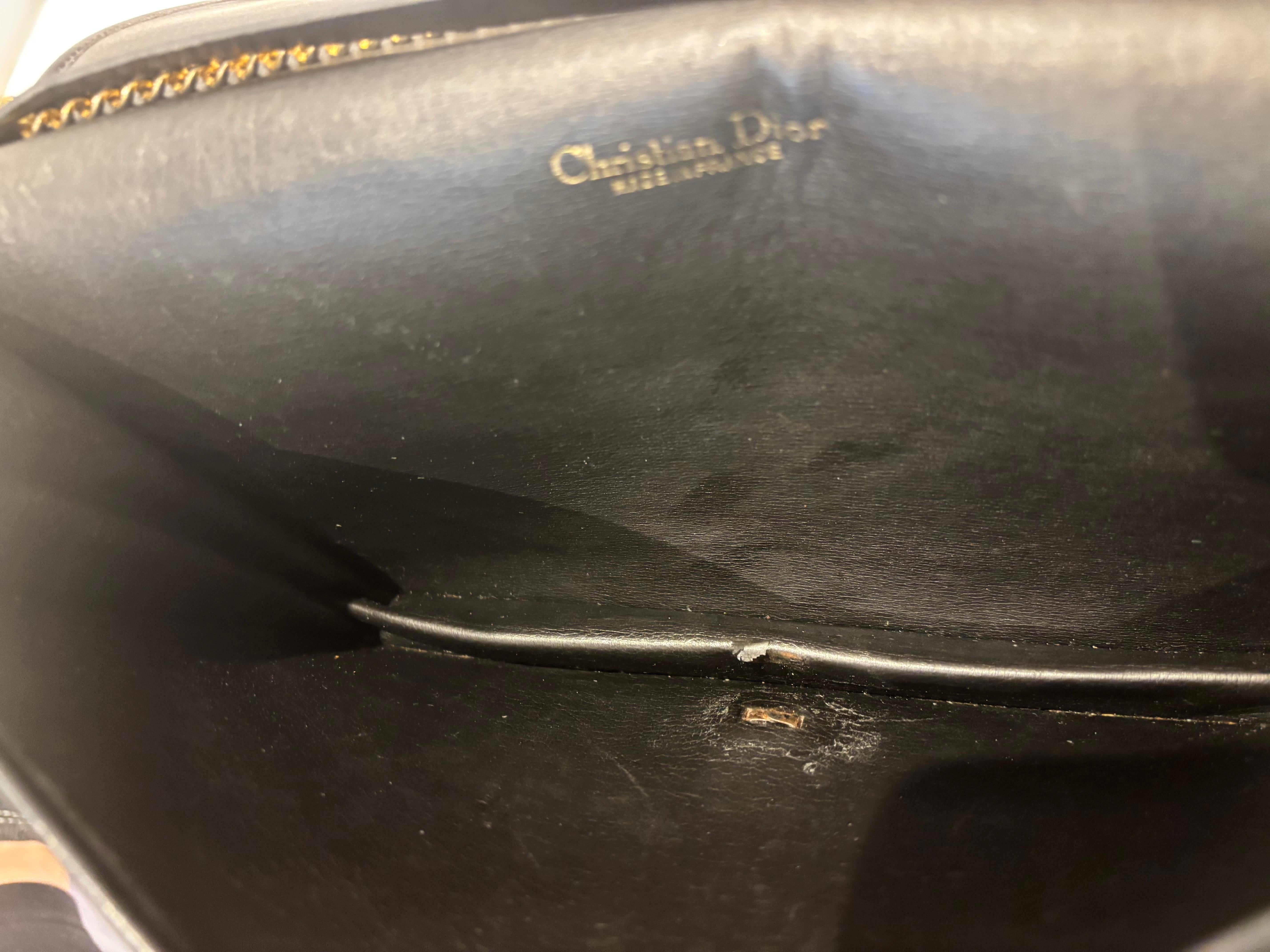Borsa a spalla in pelle nera Christian Dior degli anni '80 in vendita 11