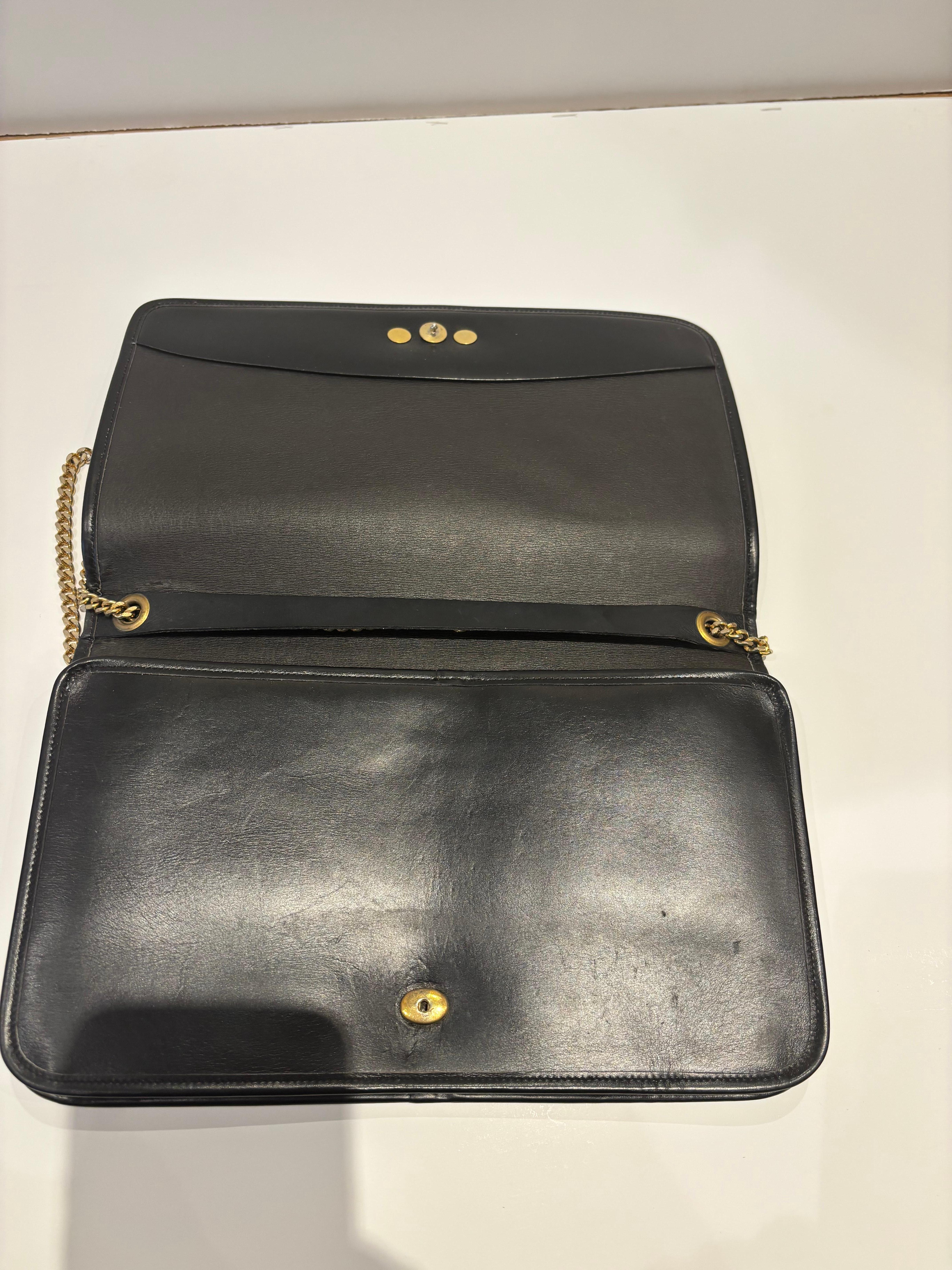 Borsa a spalla in pelle nera Christian Dior degli anni '80 In condizioni buone in vendita a Port Hope, ON