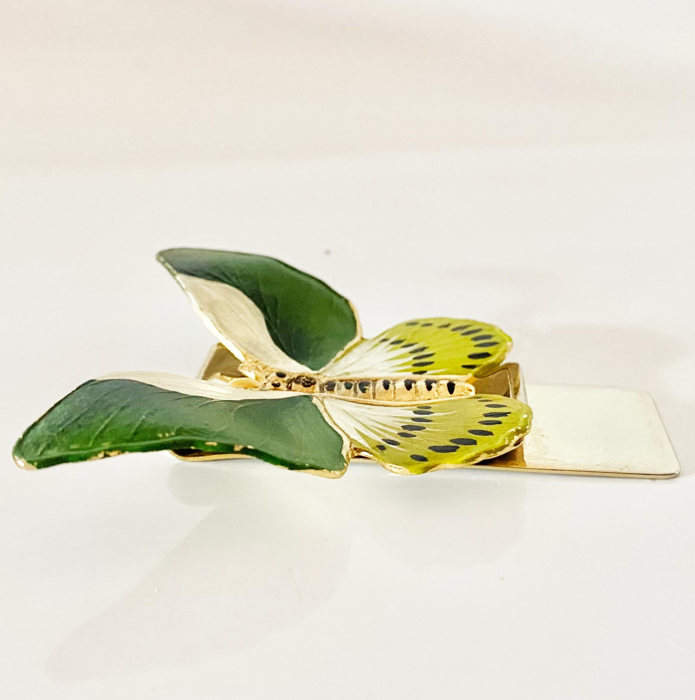 1980s  Christian Dior emaillierte Schmetterlingspapier-Clip-Brosche für Damen oder Herren im Angebot