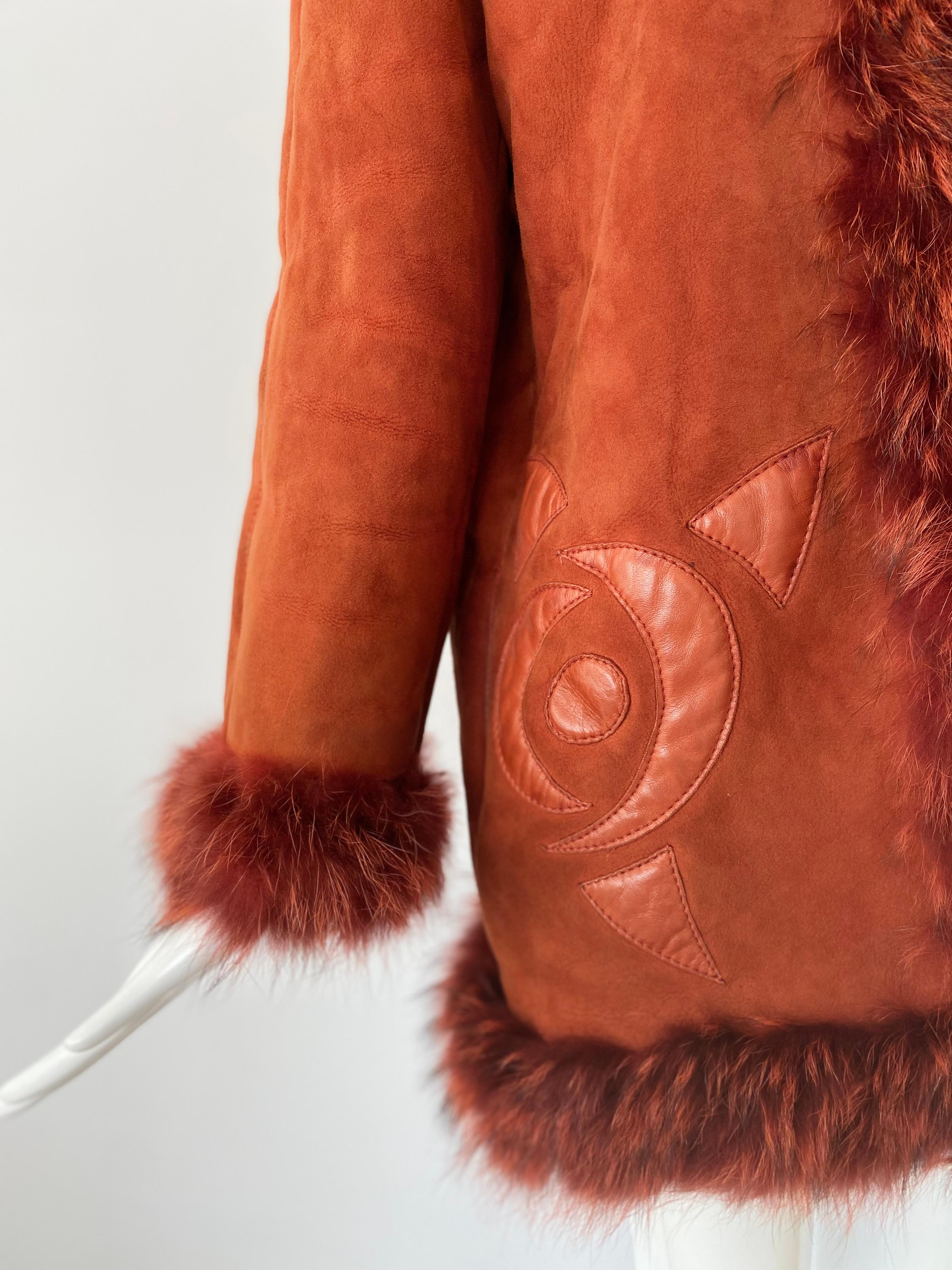 Christian Dior Fourrers - Manteau en daim rouge et fourrure de mouton, années 1980 État moyen �à Miami, FL