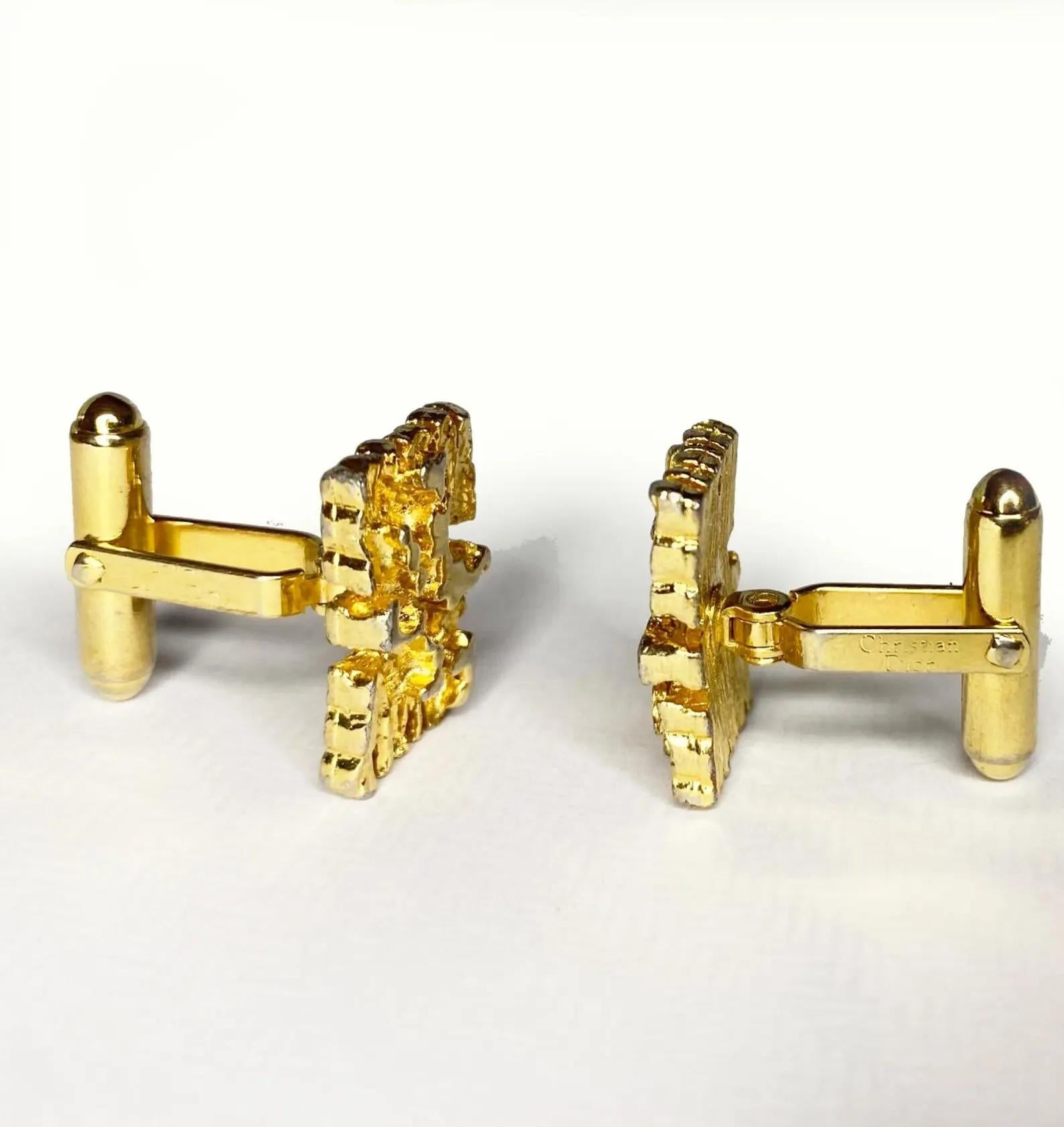 1980er Christian Dior Gold Goldton Brutalist Nugget Manschettenknöpfe im Zustand „Gut“ im Angebot in London, GB