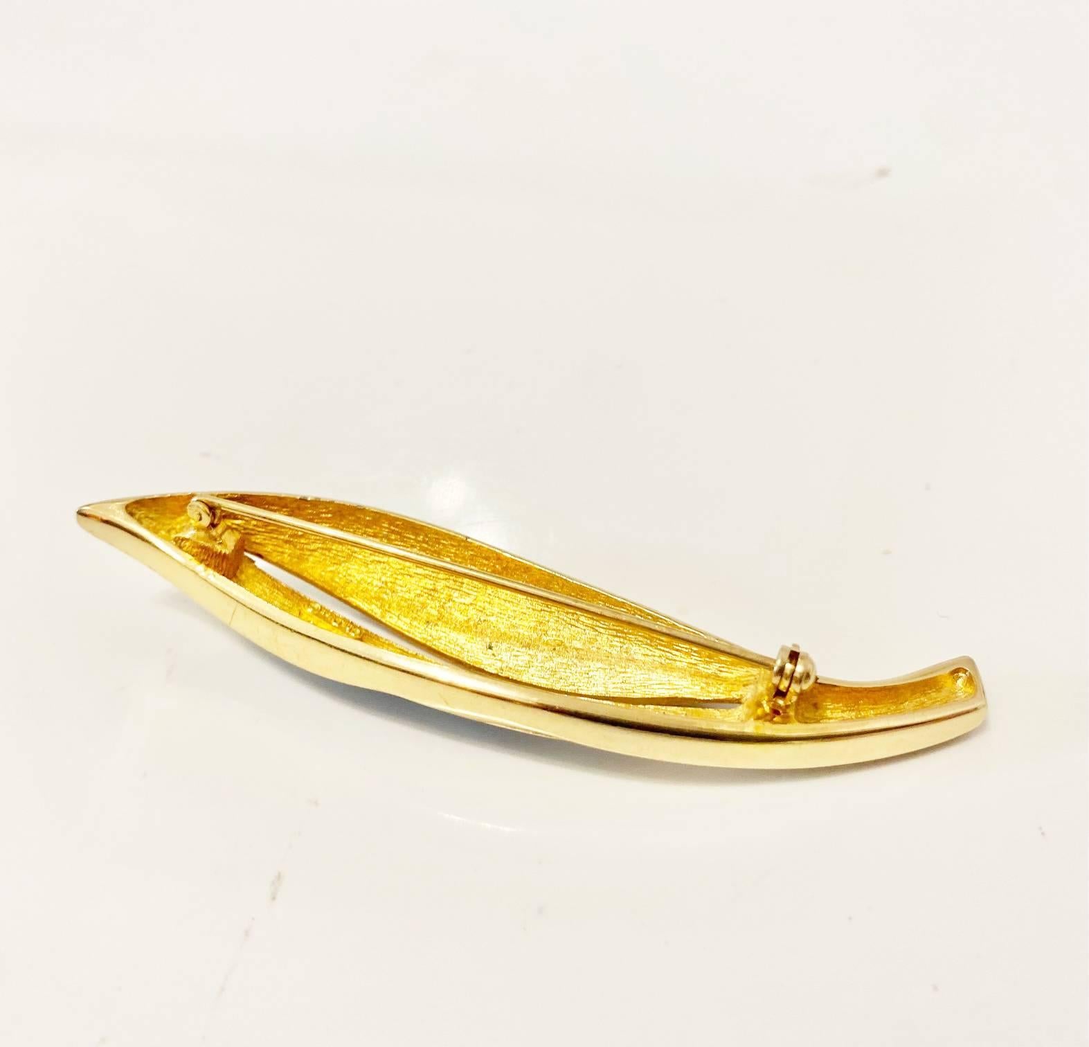  1980s Christian Dior Gold Plated Enamel Leaf Crystal Brooch In Good Condition For Sale In London, GB