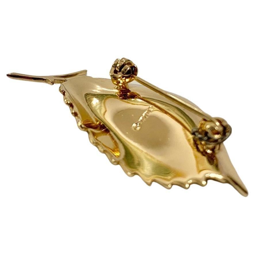 1980s Christian Dior Gold-Plated Leaf Brooch In Good Condition For Sale In London, GB