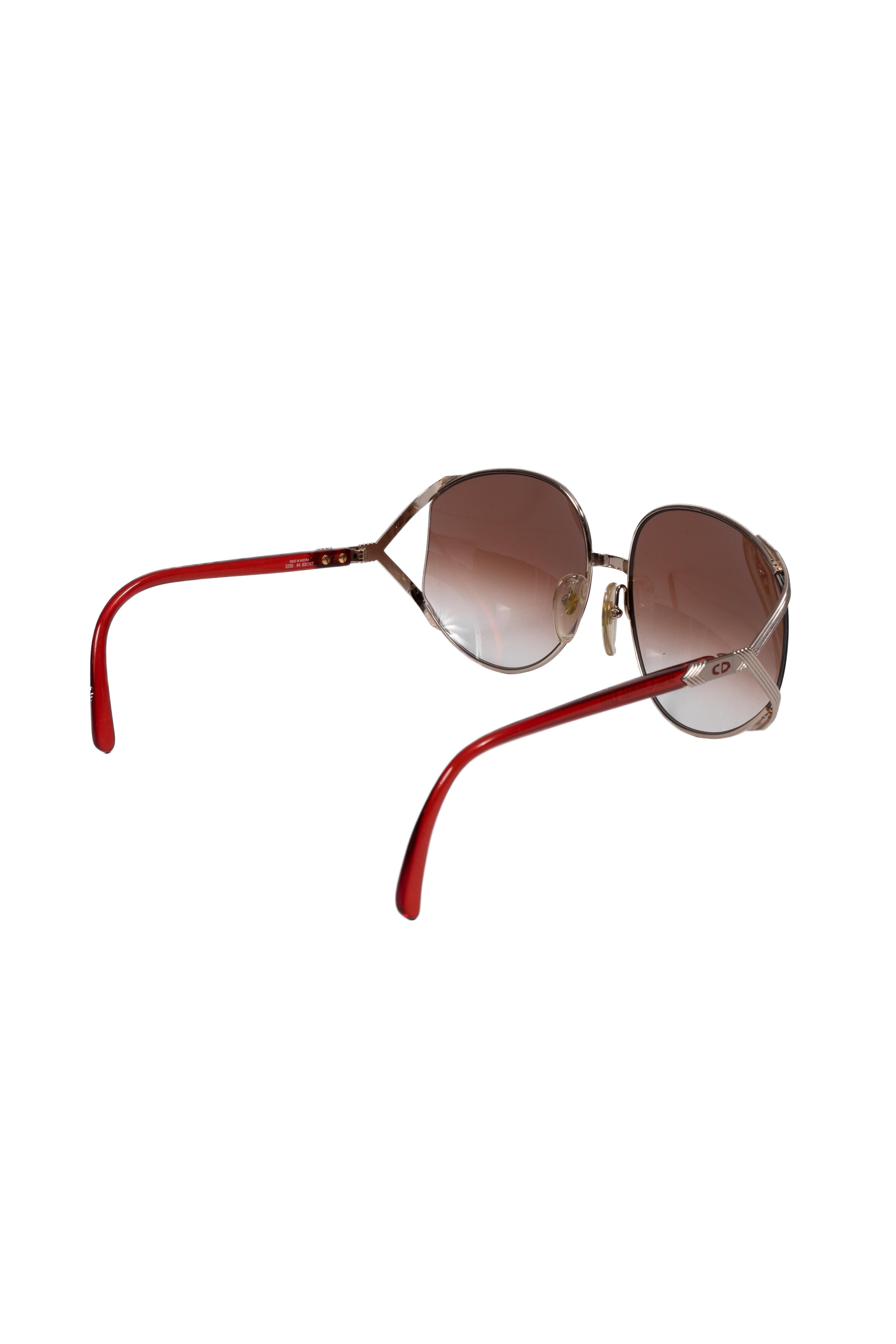 Occhiali da sole oversize Christian Dior anni '80 Modello 2250 44 Argento e Rosso in vendita 4
