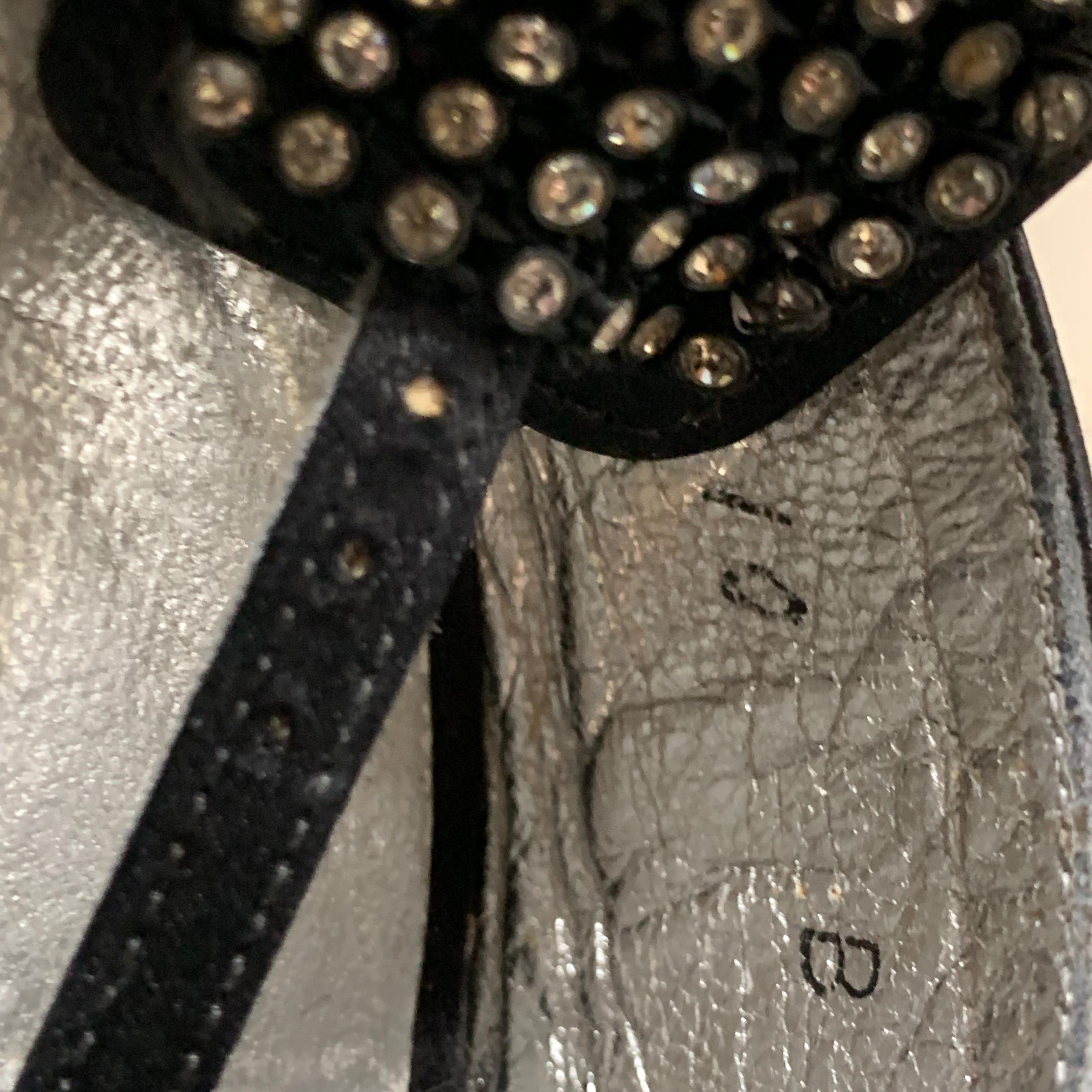 1980er Christian Dior Peau De Soie Pumps mit Knöchelriemen und offenem Zehenbereich und Strassbesatz mit Strassbesatz im Angebot 8
