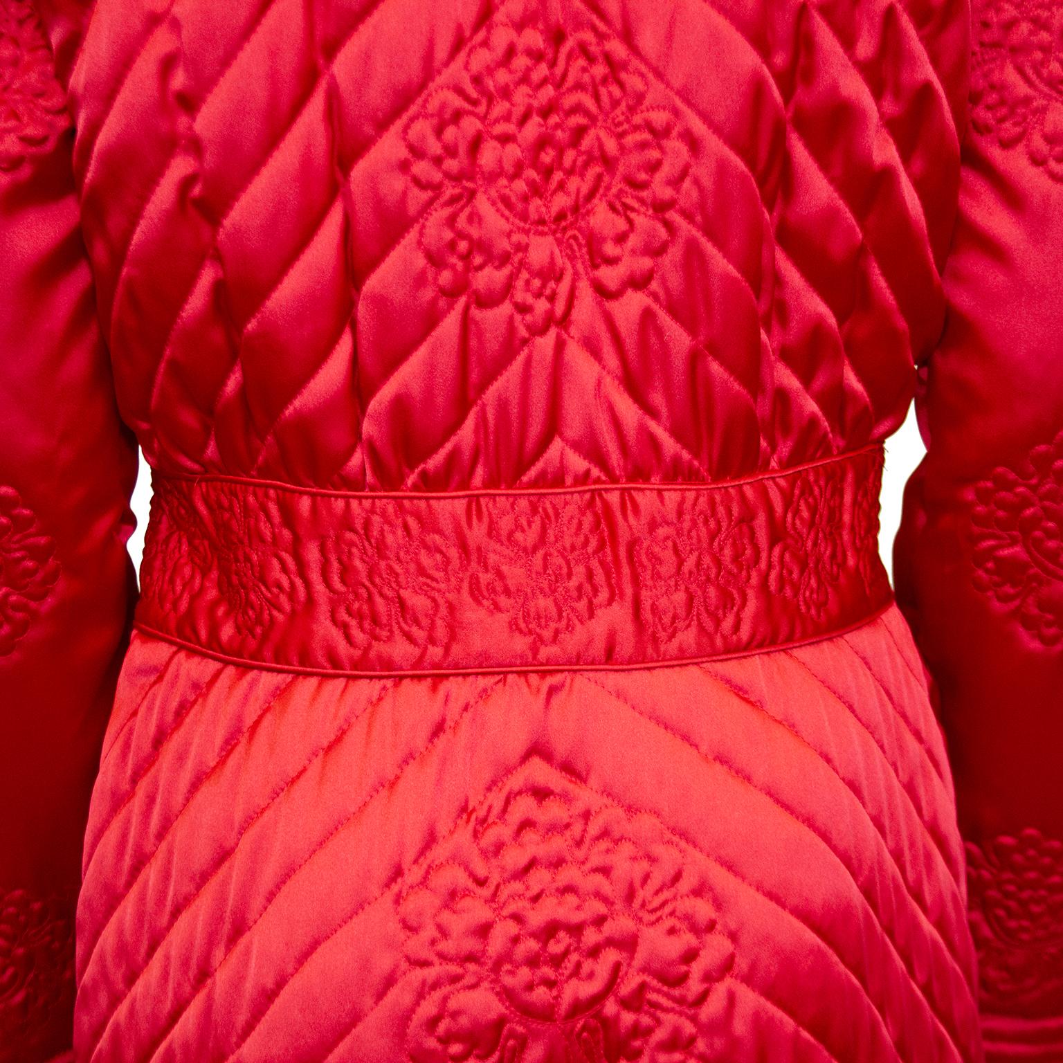 1980s Christian Dior Red Quilted Lounge Robe In Good Condition In Toronto, Ontario