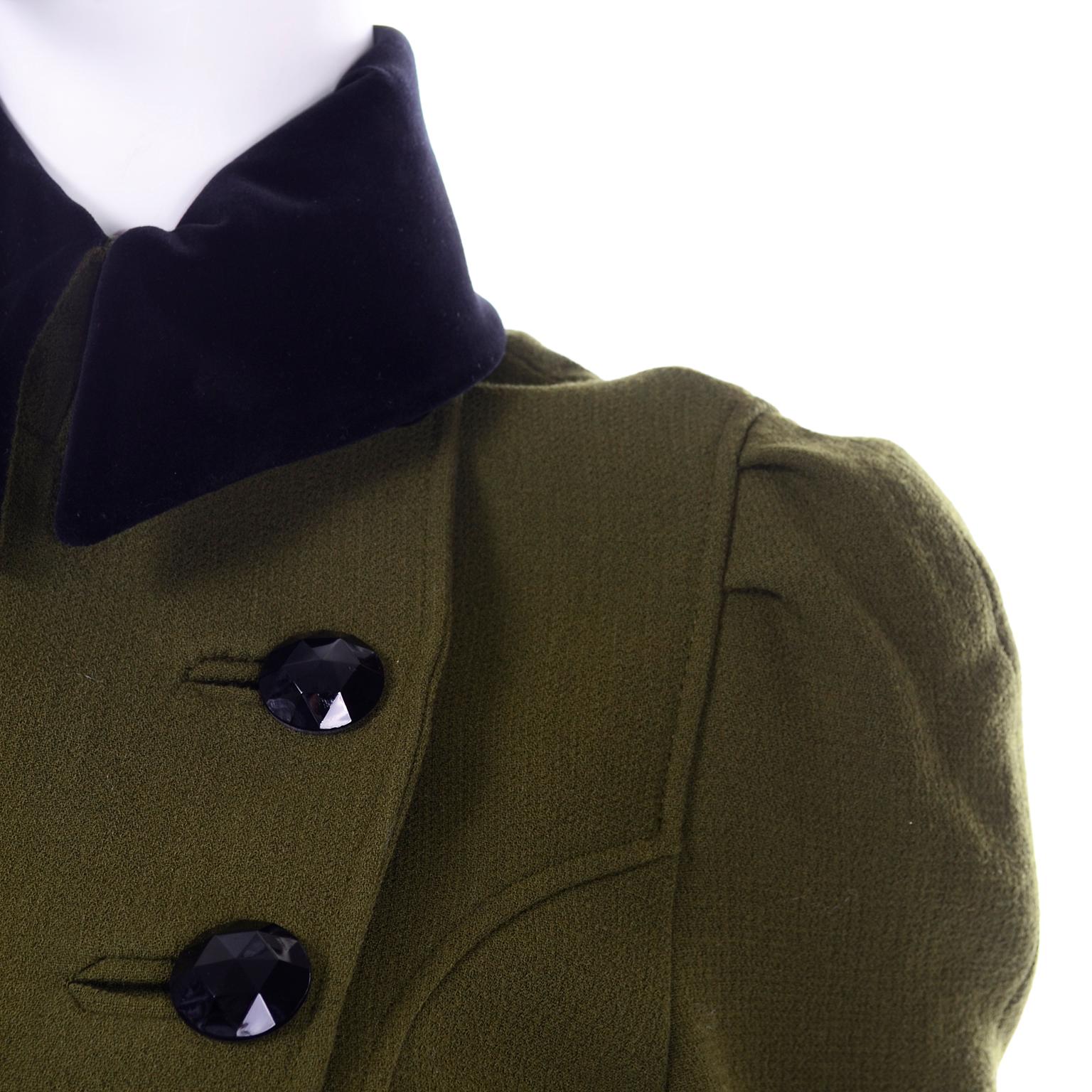 1980s Christian Lacroix Green Wool Double Breasted Jacket w/ Black Velvet Collar For Sale 4