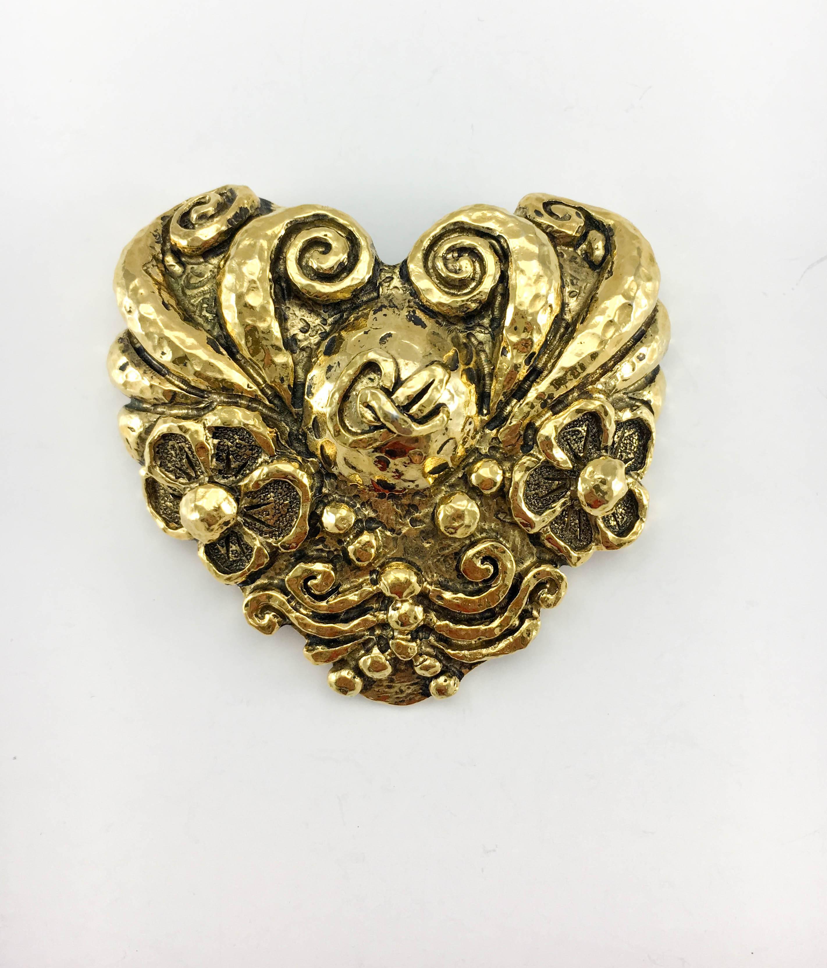 1980's Christian Lacroix Large Gold-Plated Heart-Shaped Brooch In Excellent Condition In London, Chelsea