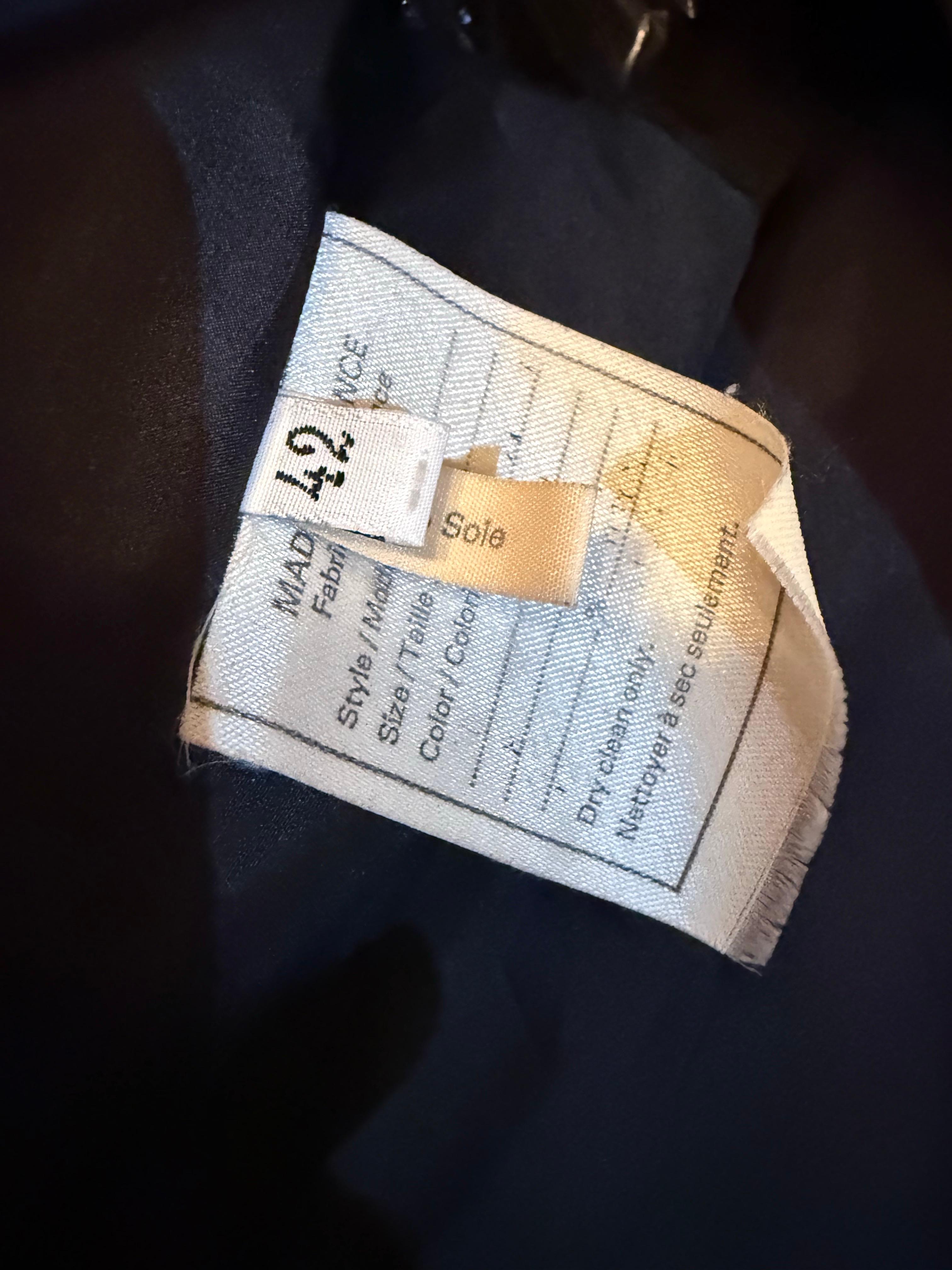 Años 80 Christian Lacroix Abrigo de noche de seda rosa chillón con ribete de chenilla y encaje en venta 14