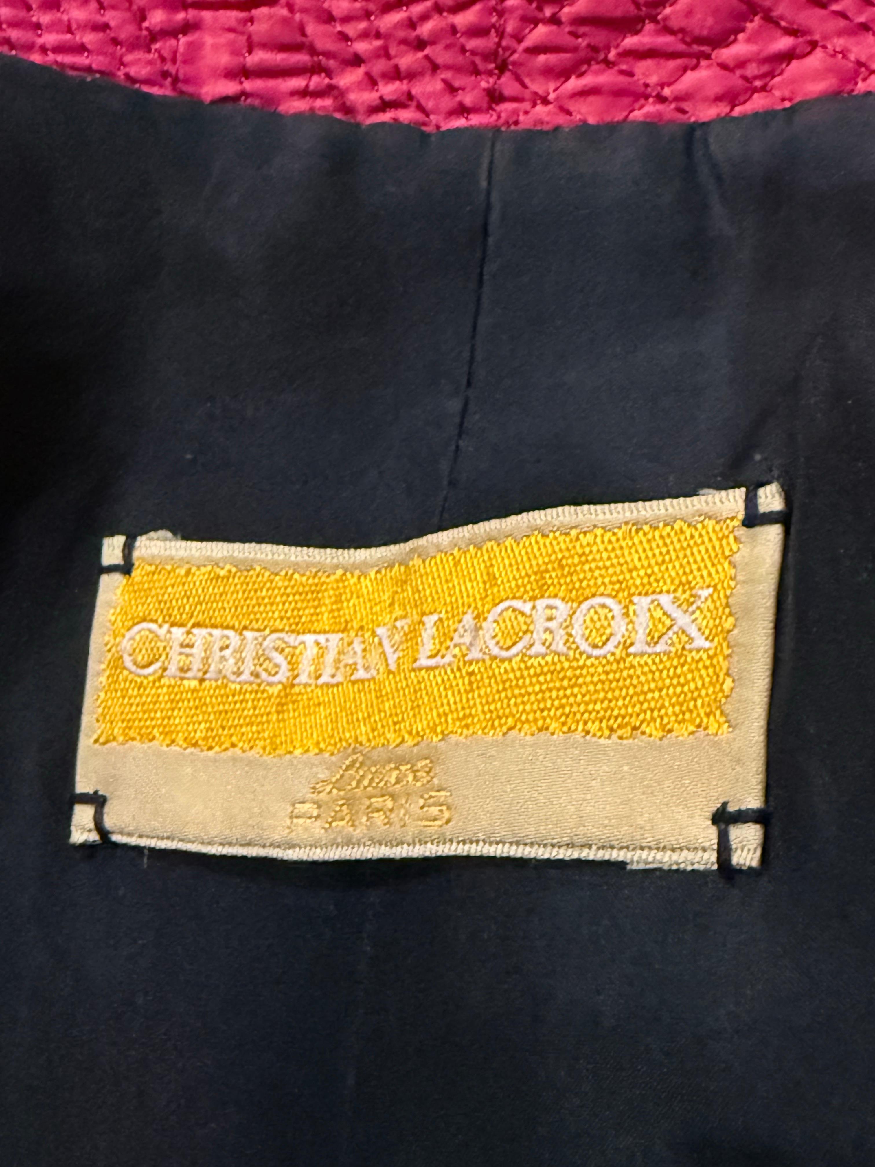 Años 80 Christian Lacroix Abrigo de noche de seda rosa chillón con ribete de chenilla y encaje en venta 15