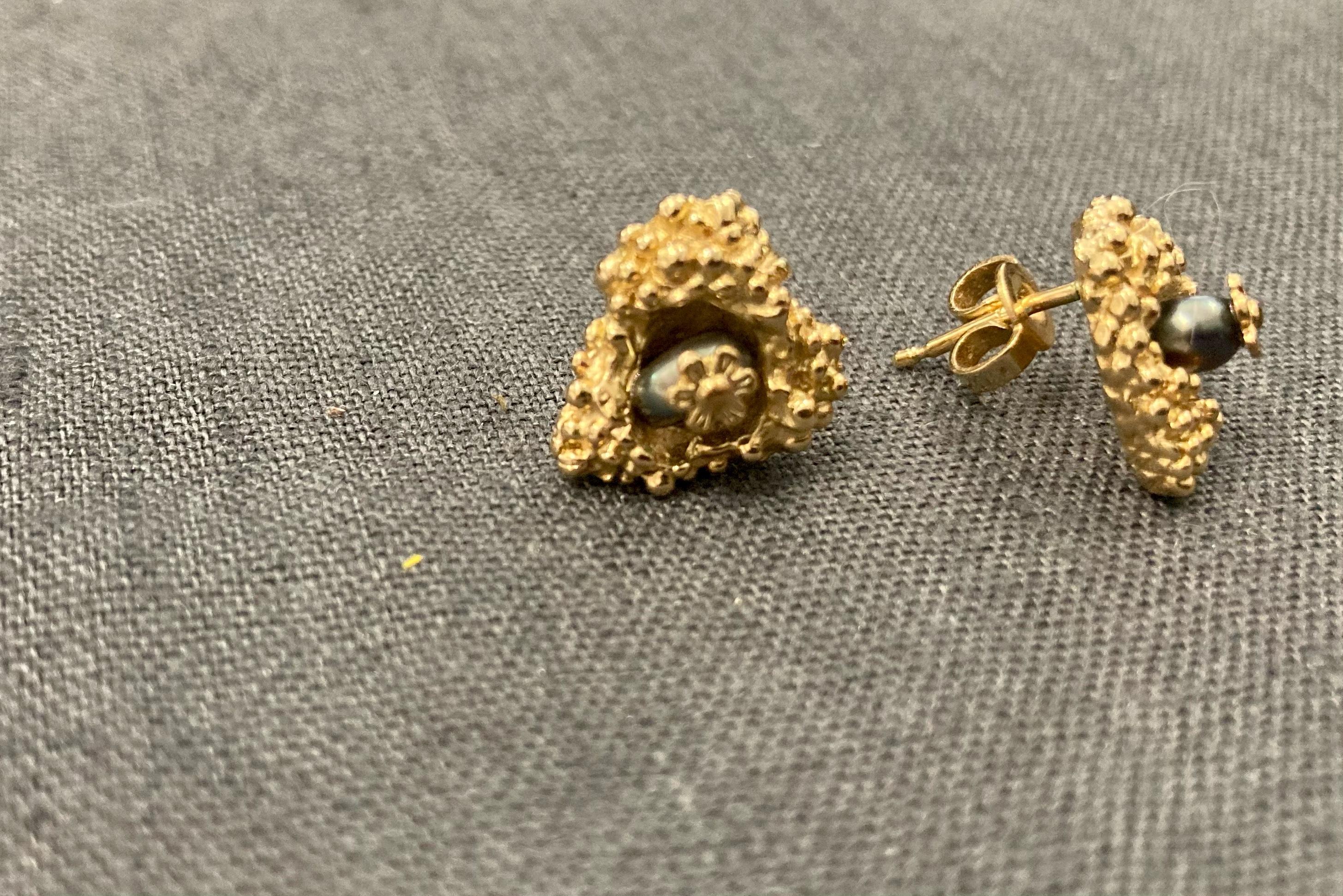 Women's 1980s Christian Lacroix Textured Gold Tone Hearts Earrings