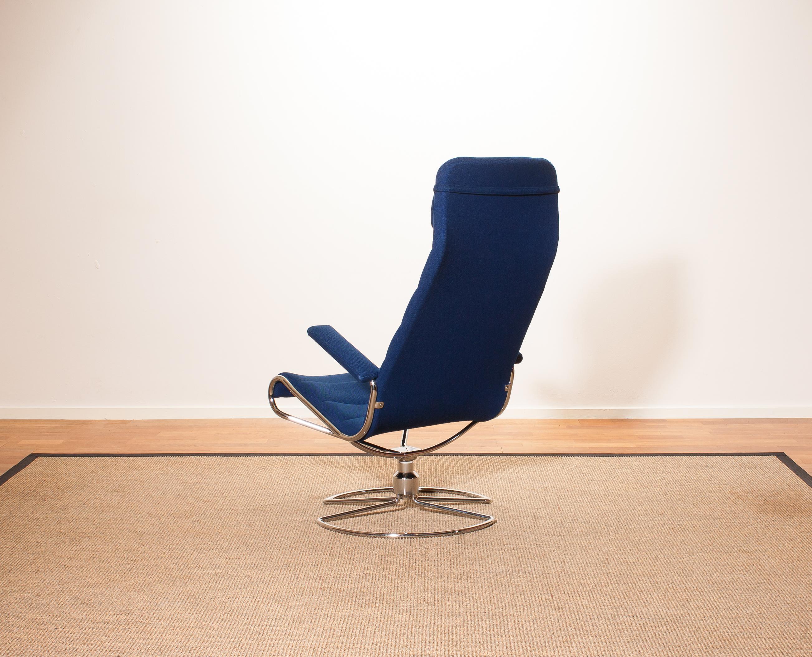 Mid-Century Modern 1980s, Chrome with Royal Blue Fabric 'Minister' Swivel Chair by Bruno Mathsson