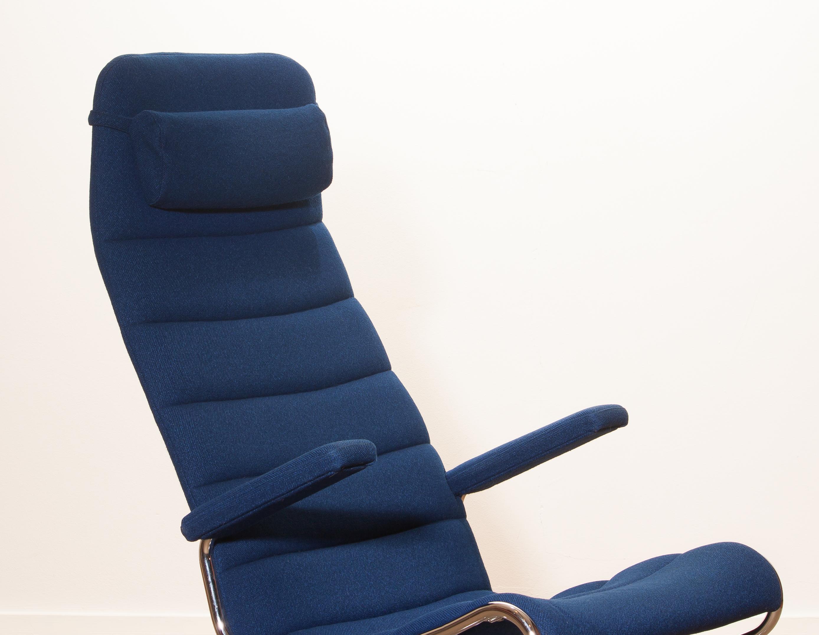 1980s, Chrome with Royal Blue Fabric 'Minister' Swivel Chair by Bruno Mathsson In Good Condition In Silvolde, Gelderland