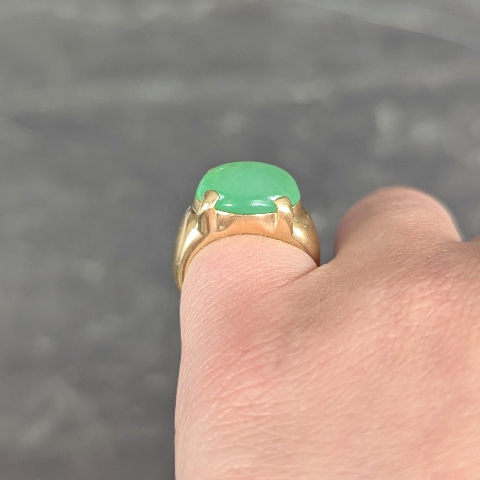 1980's Chrysoprase 18 Karat Yellow Gold Vintage Gemstone Ring im Angebot 5