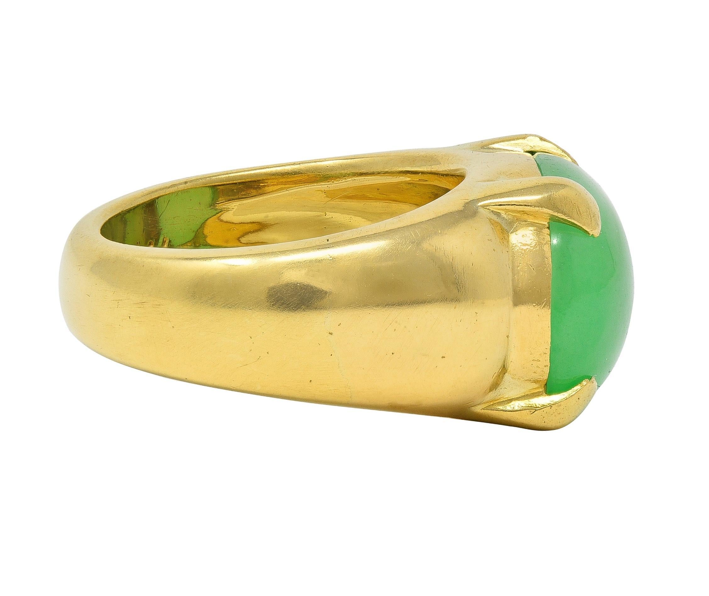 1980's Chrysoprase 18 Karat Yellow Gold Vintage Gemstone Ring (Cabochon) im Angebot