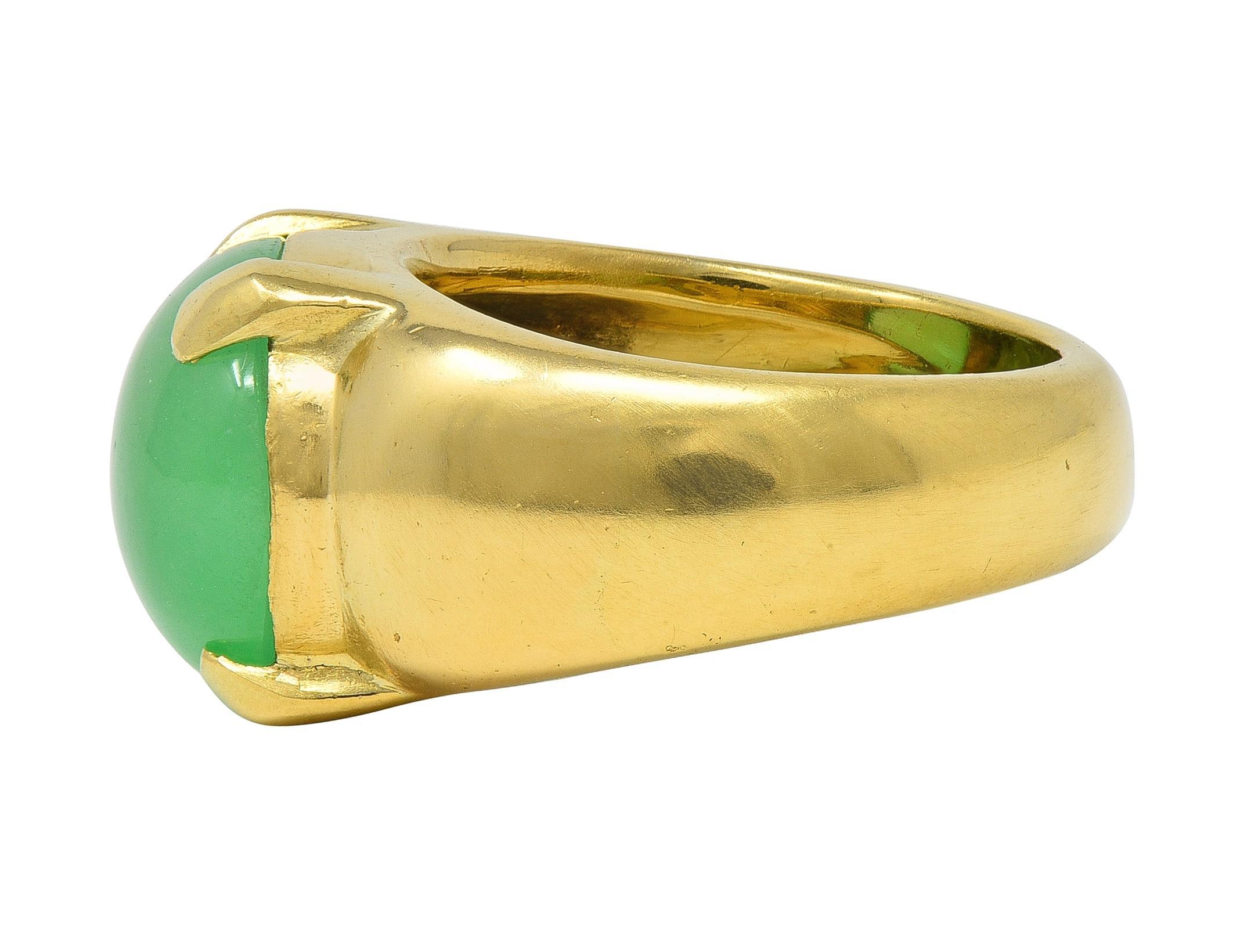 1980's Chrysoprase 18 Karat Yellow Gold Vintage Gemstone Ring für Damen oder Herren im Angebot