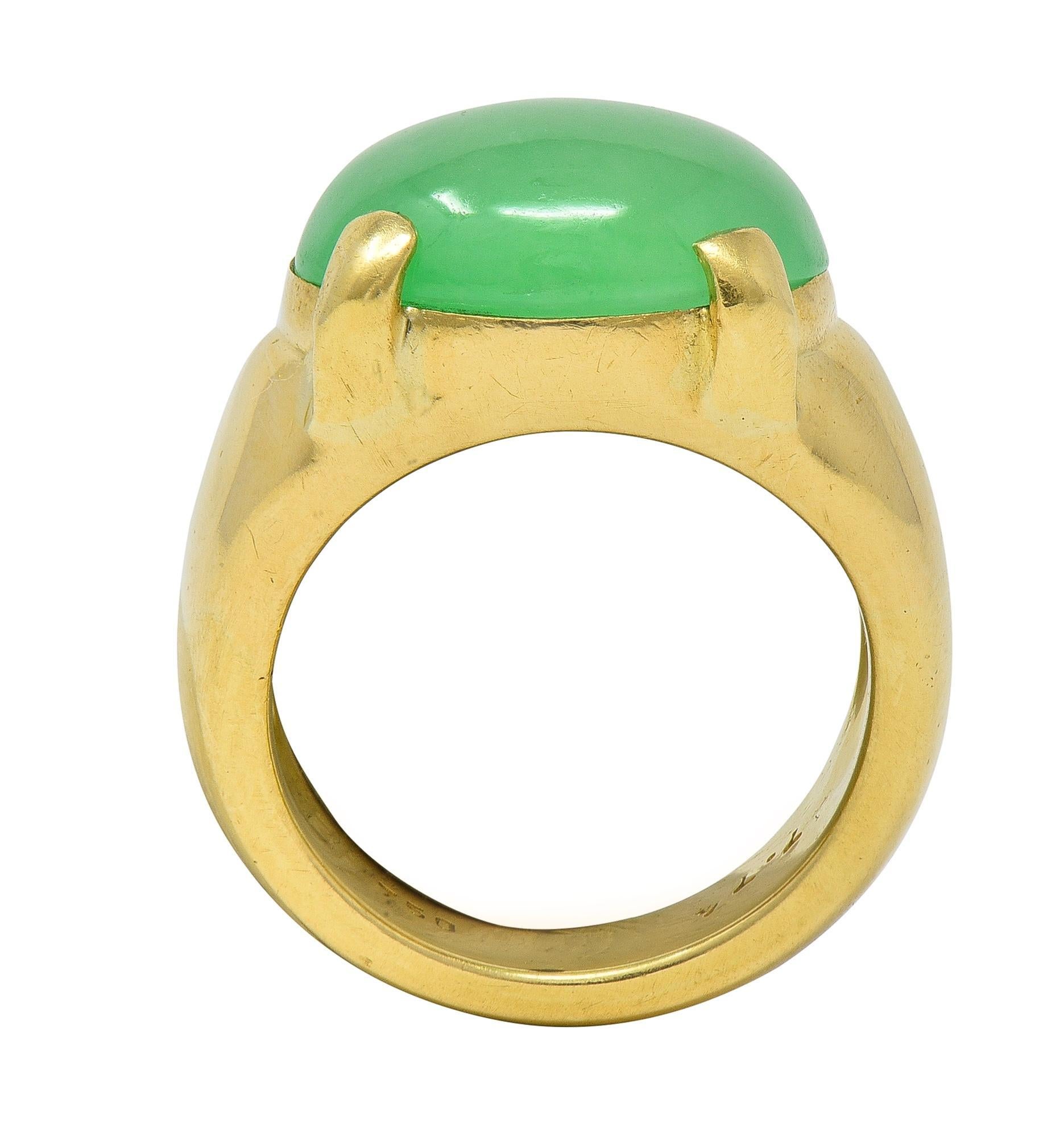 1980's Chrysoprase 18 Karat Yellow Gold Vintage Gemstone Ring im Angebot 3