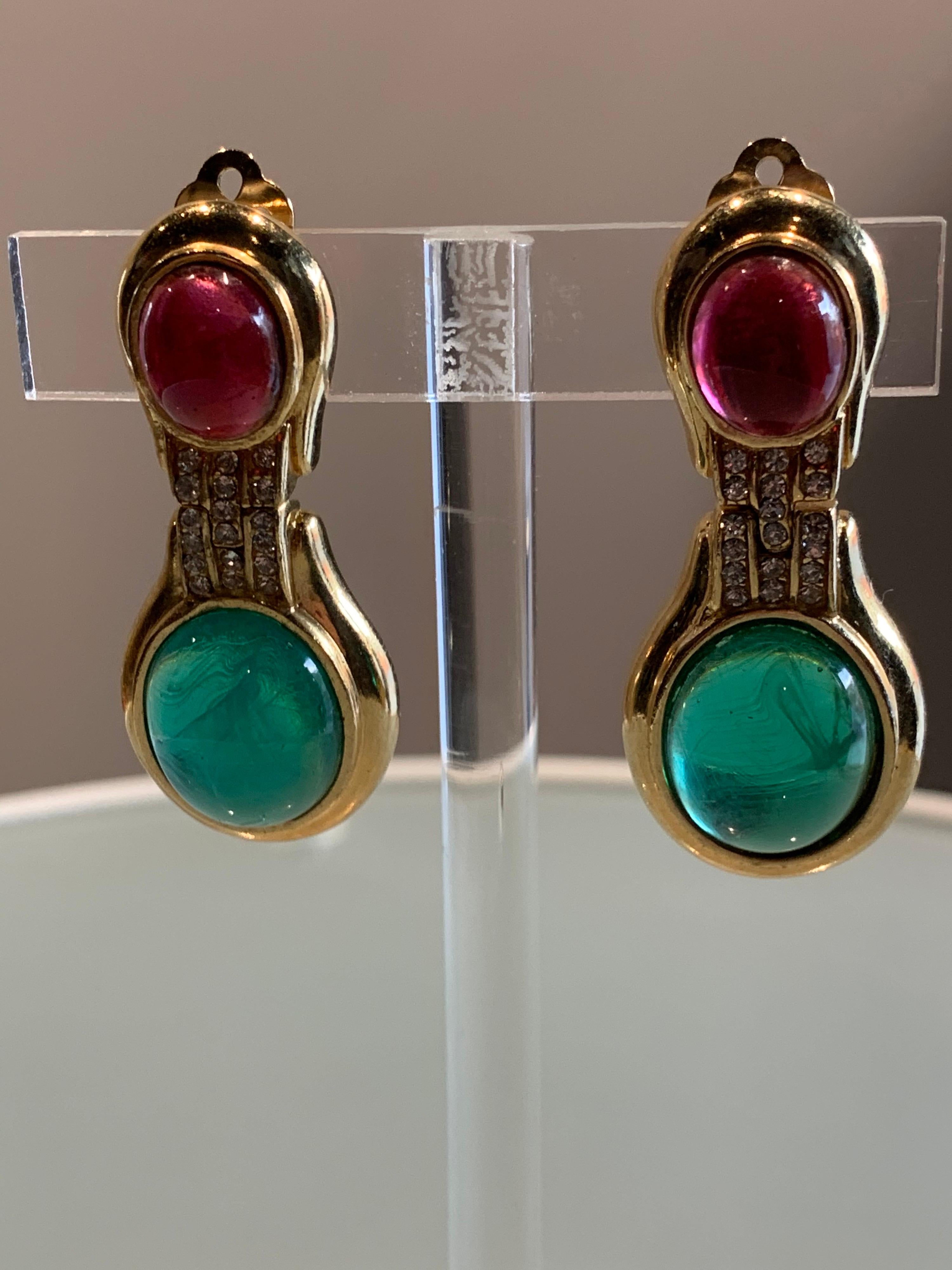 1980s Ciner Art Deco Inspired Jade Green & Ruby Glass Cabochon Clip On Earrings  2