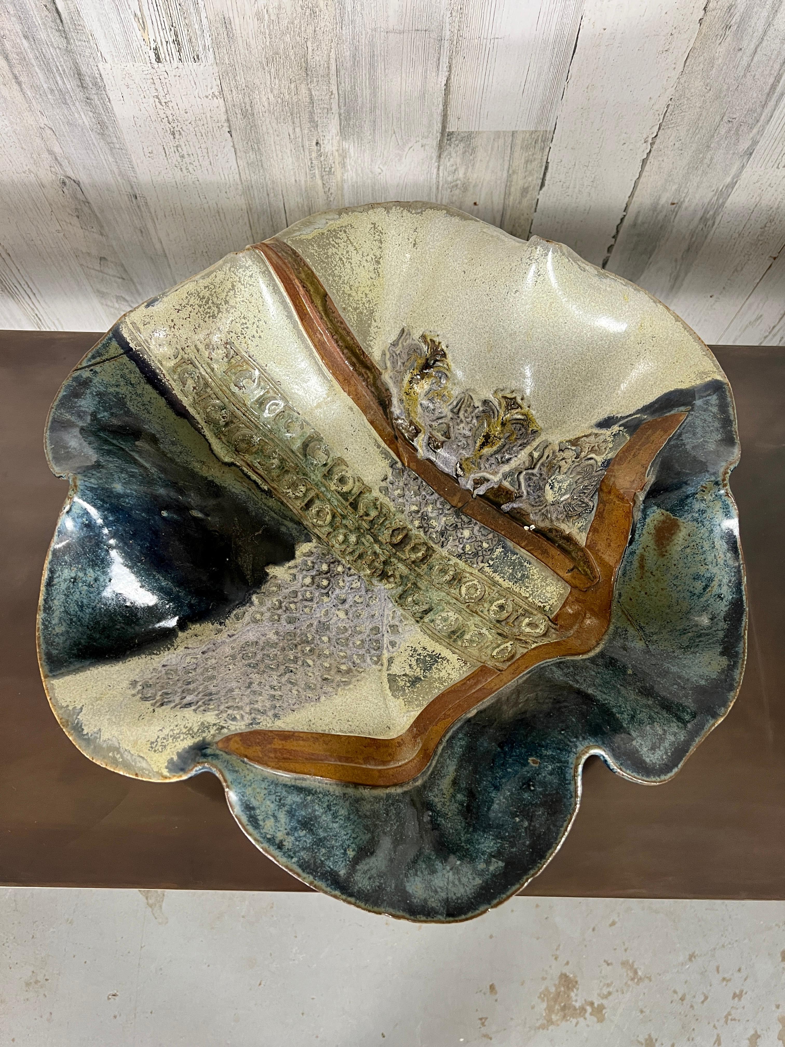 Ceramic 1980s Clam Shell Design Bowl For Sale