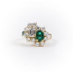 1980s Classic Vintage Emeralds and Diamonds 18 Karat Gold Ring