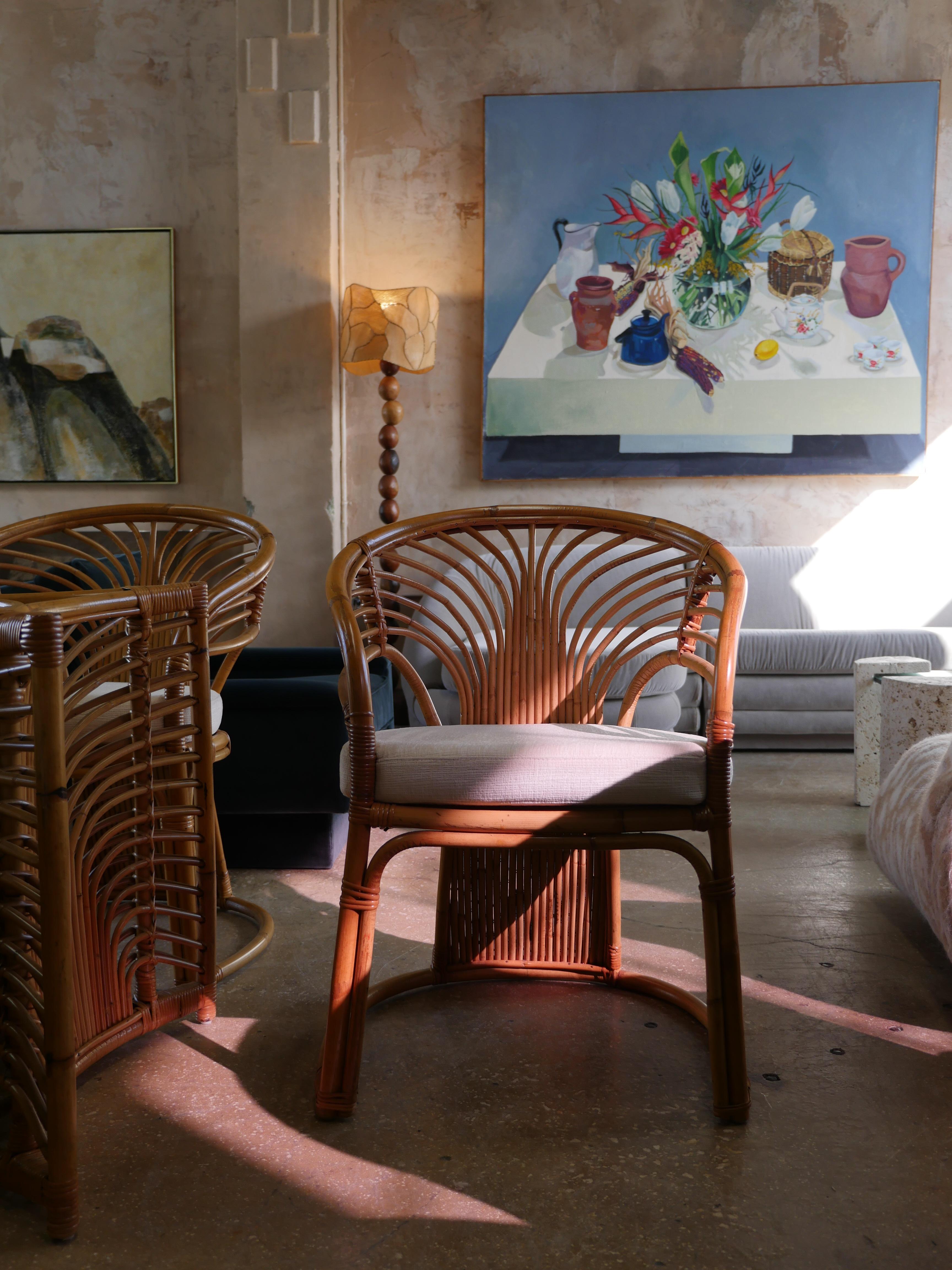 Mid-Century Modern Chaises de salle à manger en rotin côtier des années 1980 avec tissu chenille Holly Hunt - Lot de 4 en vente