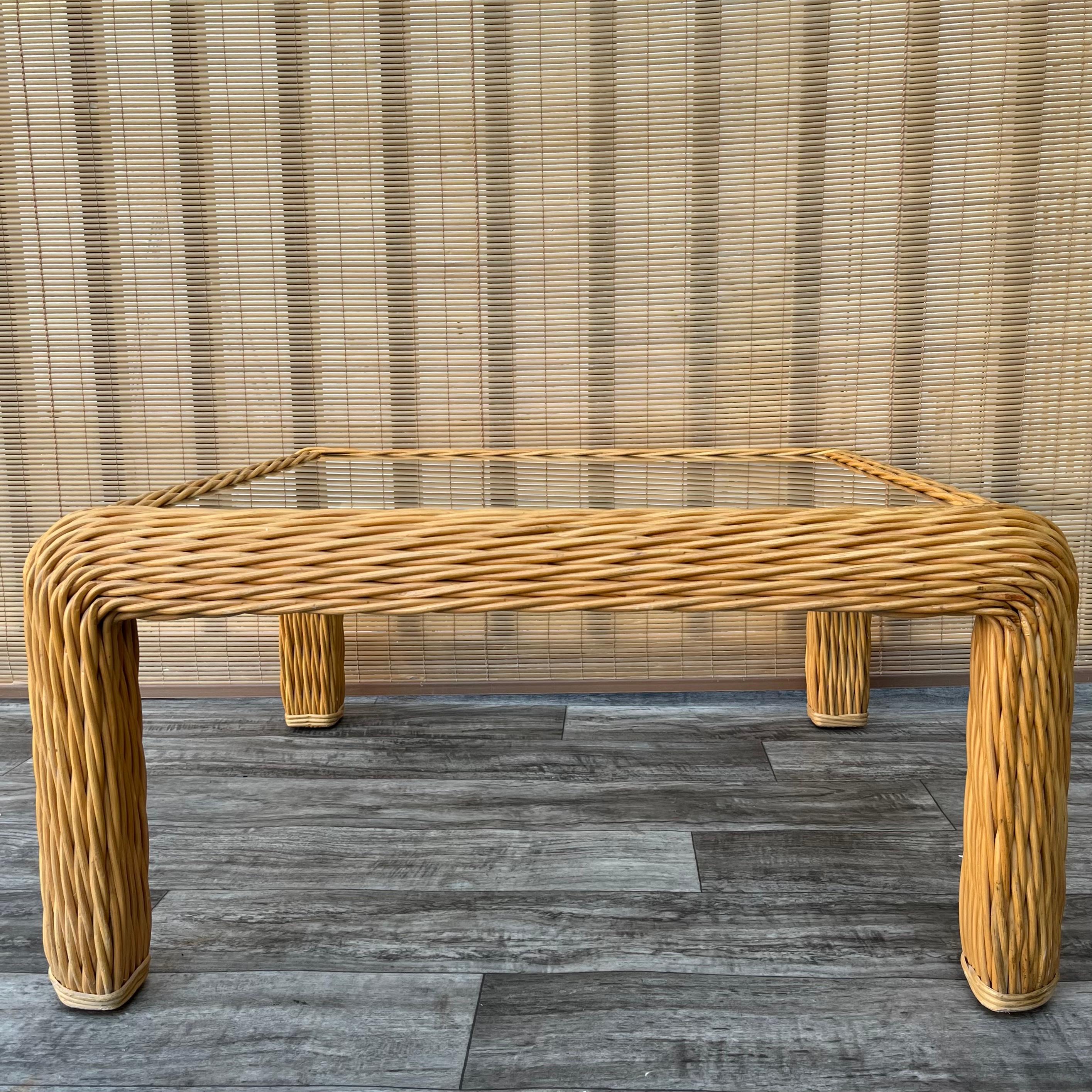 1980s Coastal Style Braided Pencil Reed Rattan Coffee / Cocktail Table For Sale 7