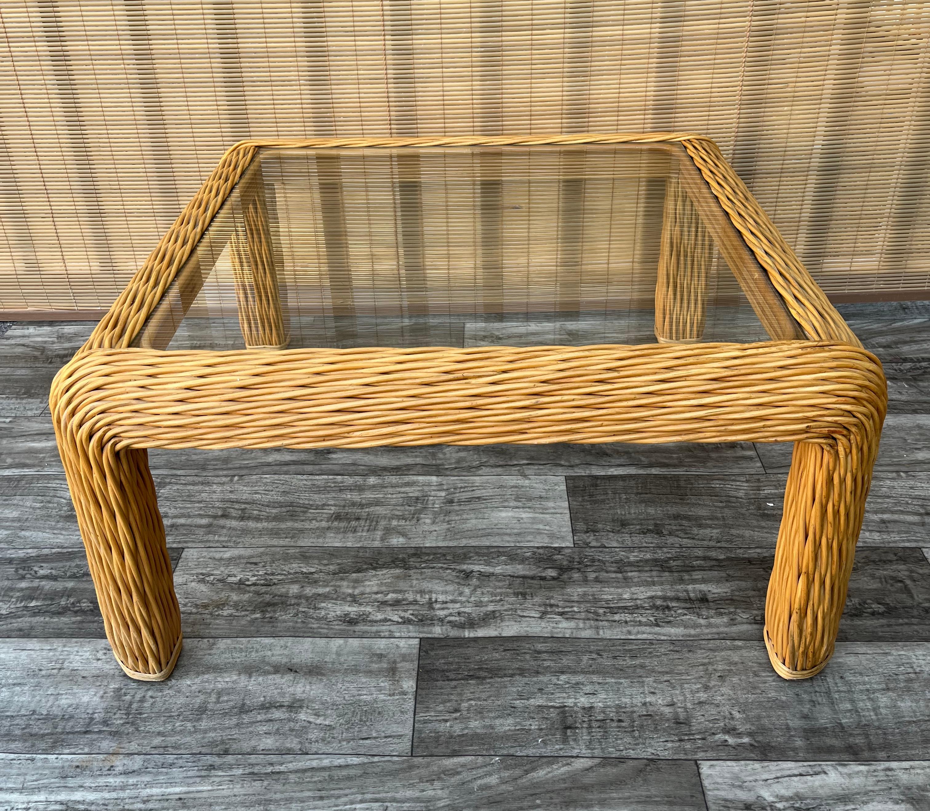 1980s Coastal Style Braided Pencil Reed Rattan Coffee / Cocktail Table For Sale 8