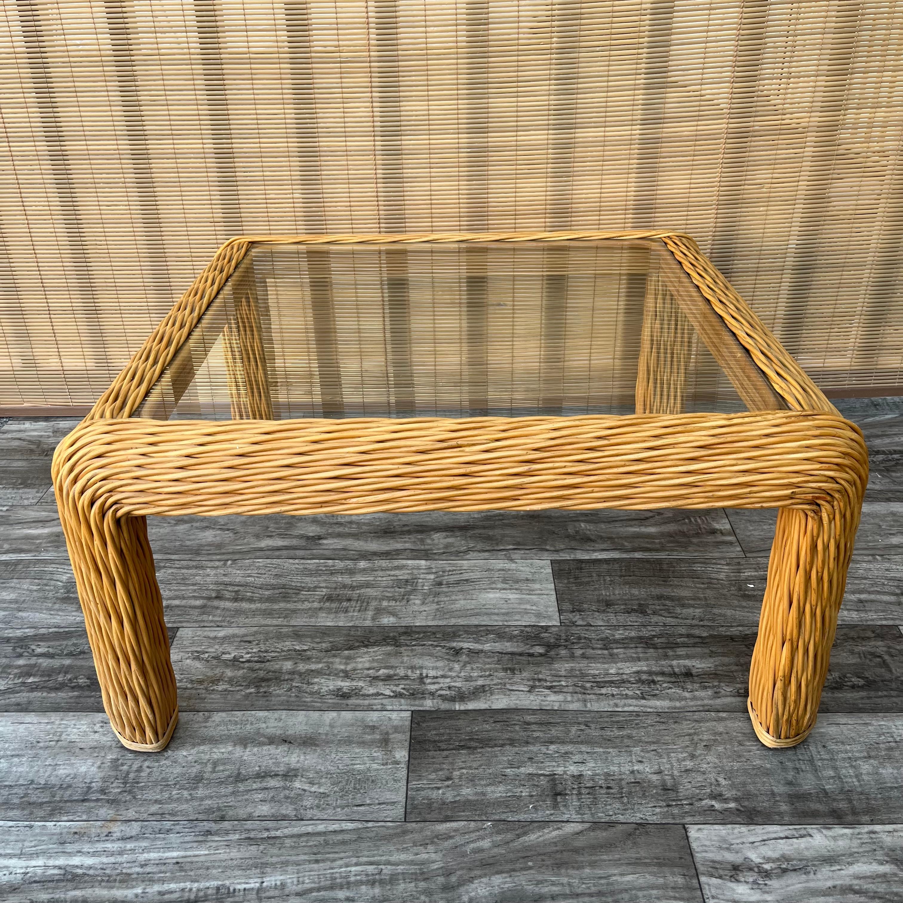 1980s Coastal Style Braided Pencil Reed Rattan Coffee / Cocktail Table For Sale 9